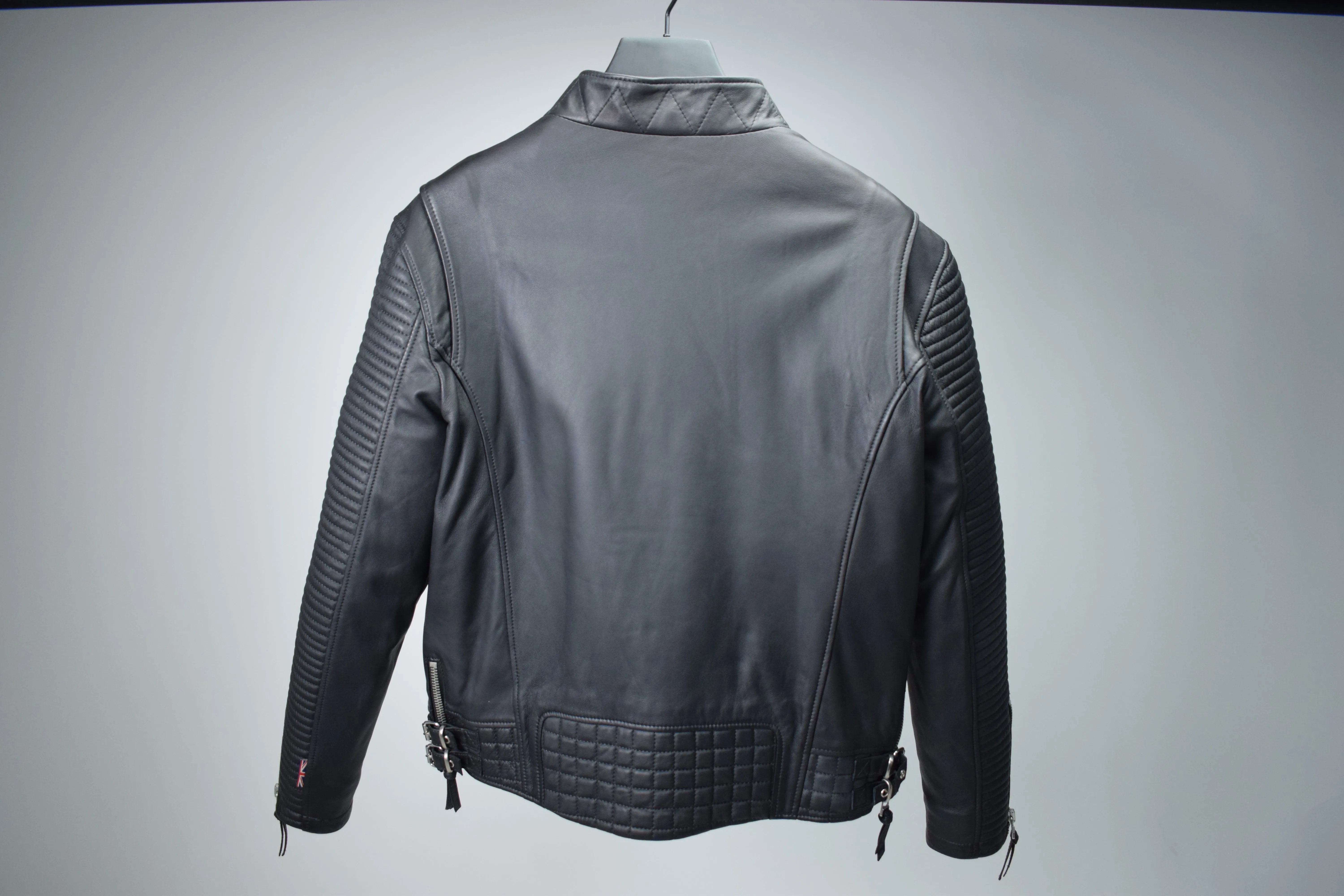AXL: Silver Hardware / Mens / XXL / Excellent sold by Boda Skins product image thumbnail 2