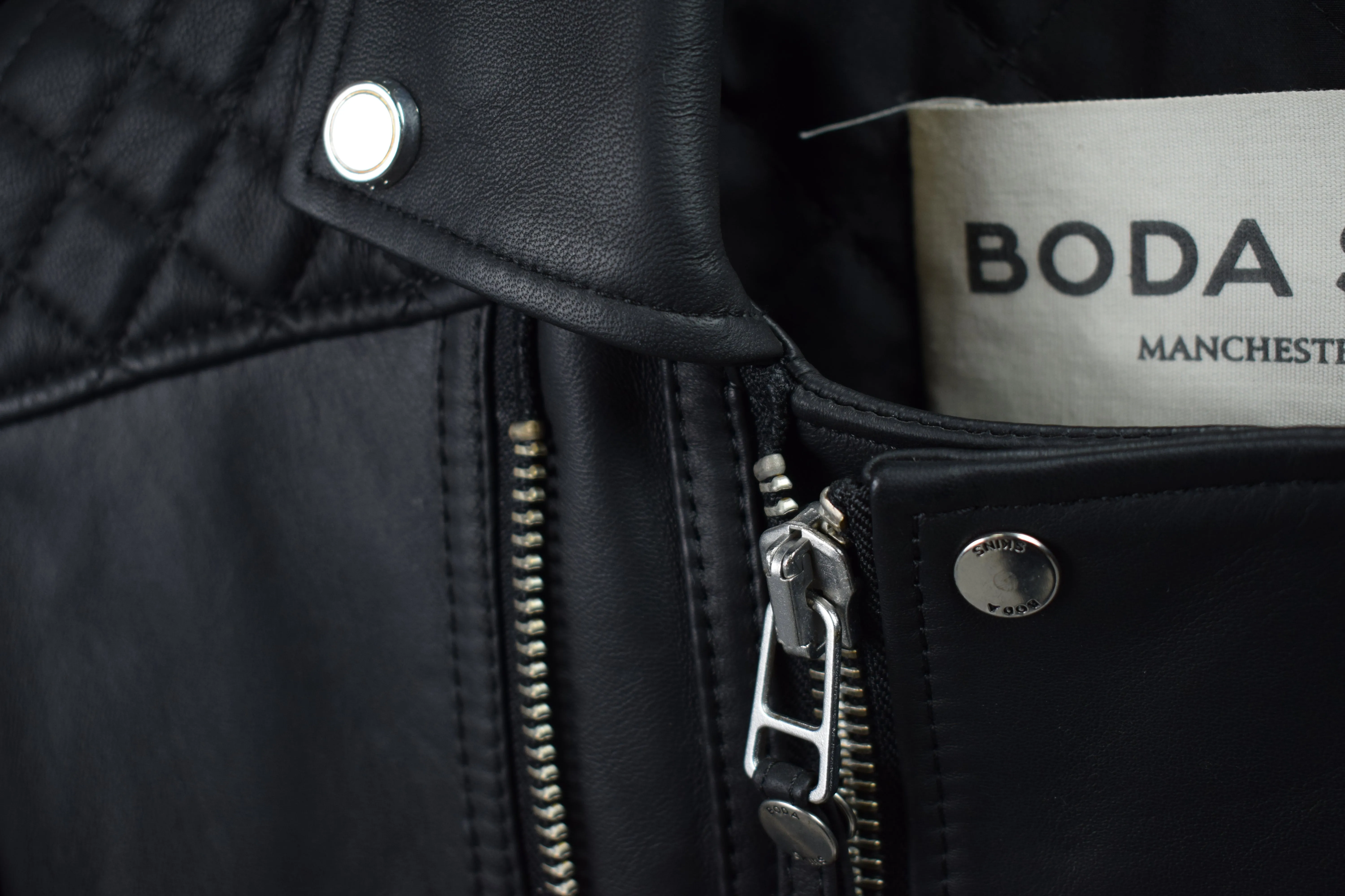 SM444 / Kay Michaels 2.0: Silver Hardware (MEN'S) sold by Boda Skins product image thumbnail 2