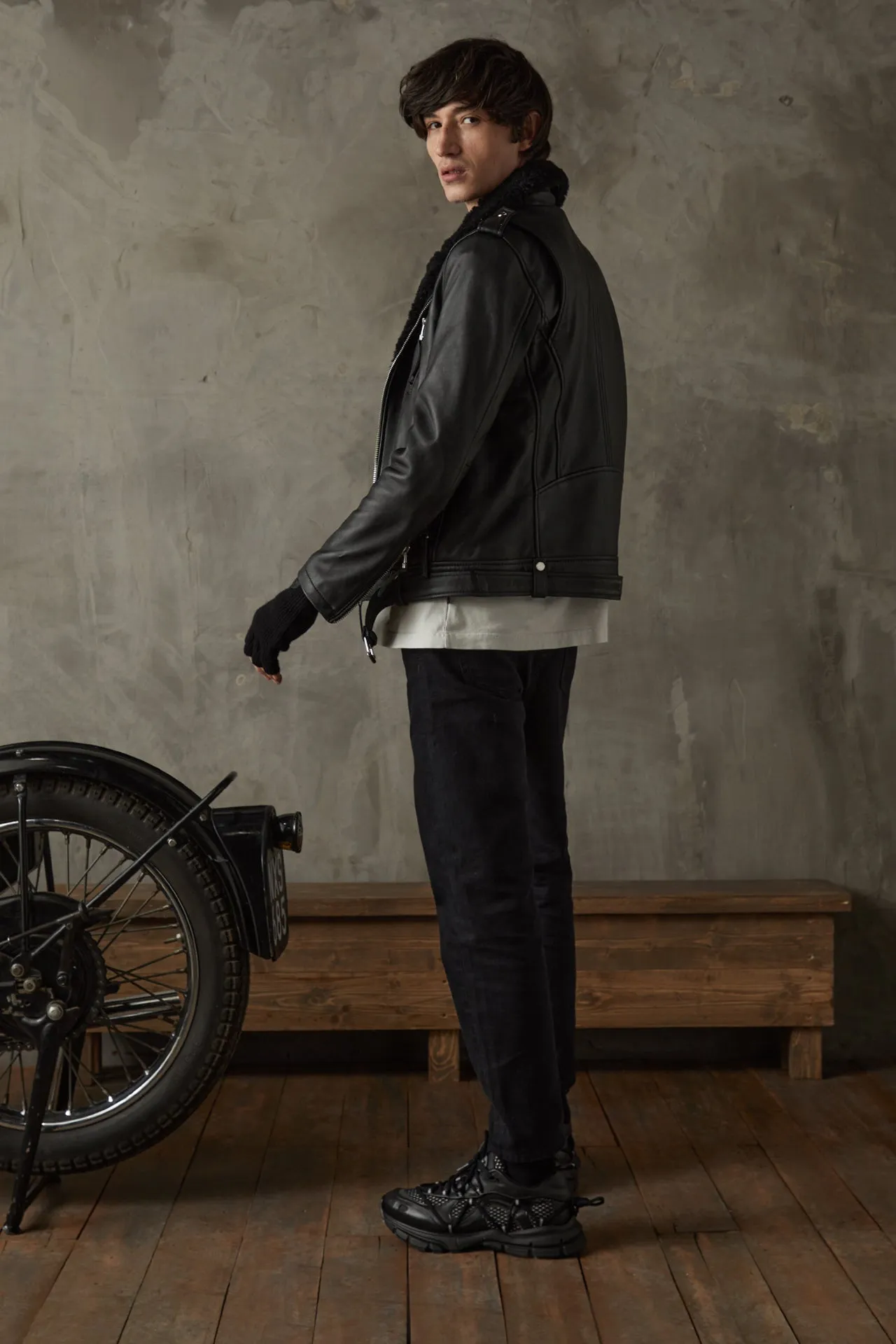 Voyager: Shearling Tall sold by Boda Skins product image thumbnail 5