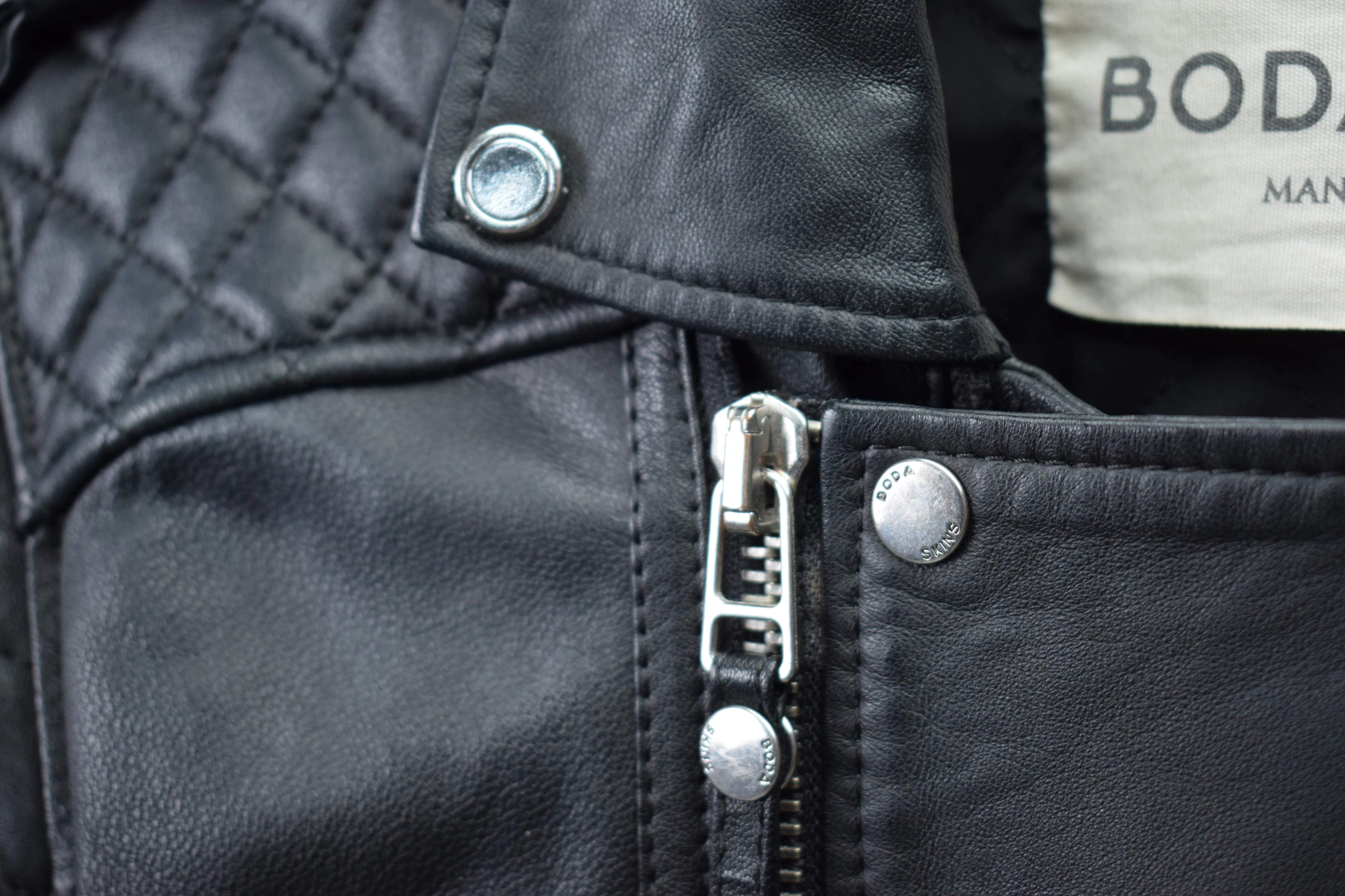 SM046 / Kay Michaels 2.0: Silver Hardware (MEN'S) sold by Boda Skins product image thumbnail 3