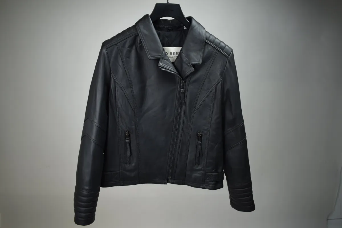 Luna V2: Black Hardware / Womens / XXL / Good sold by Boda Skins