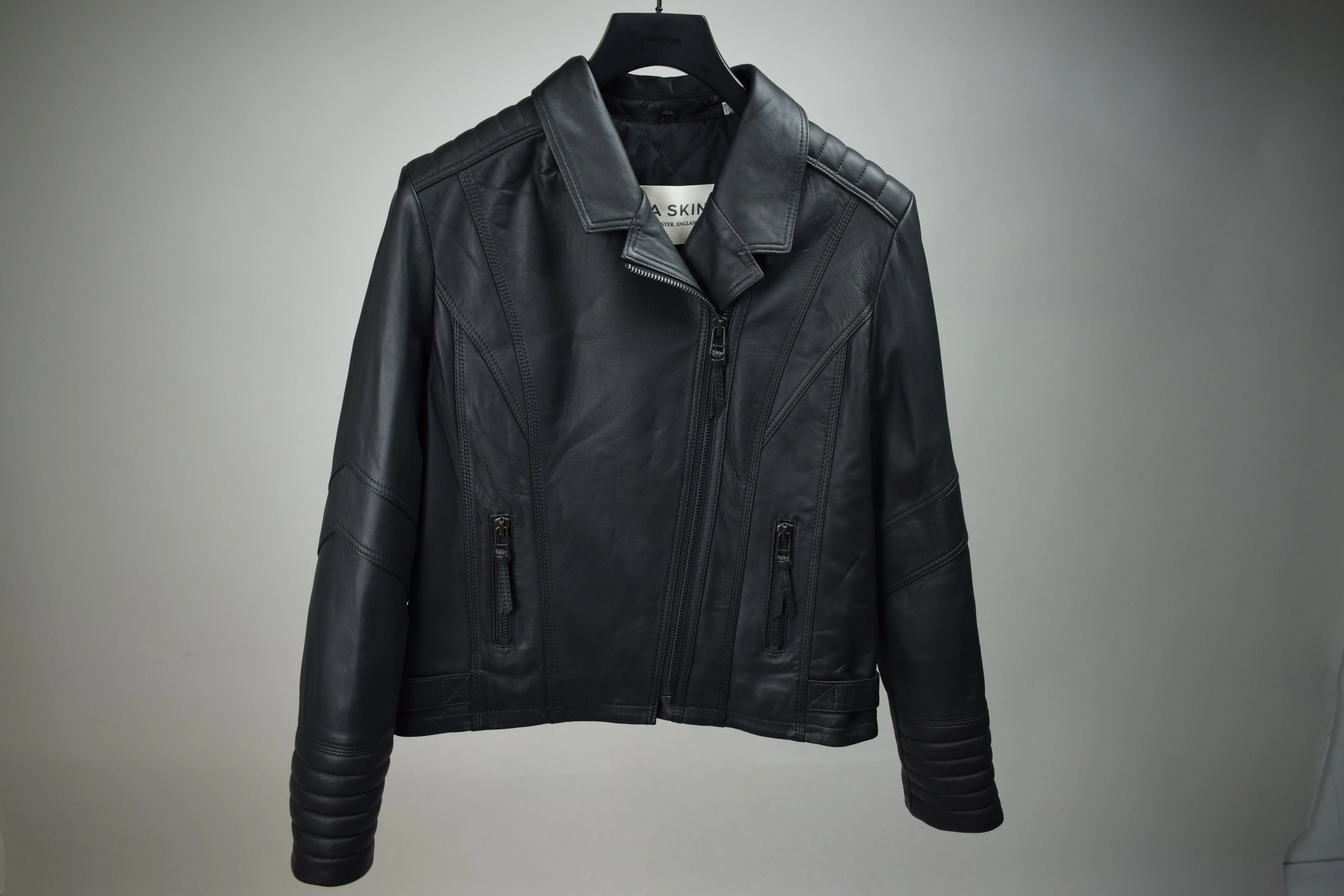 Luna V2: Black Hardware / Womens / XXL / Good sold by Boda Skins