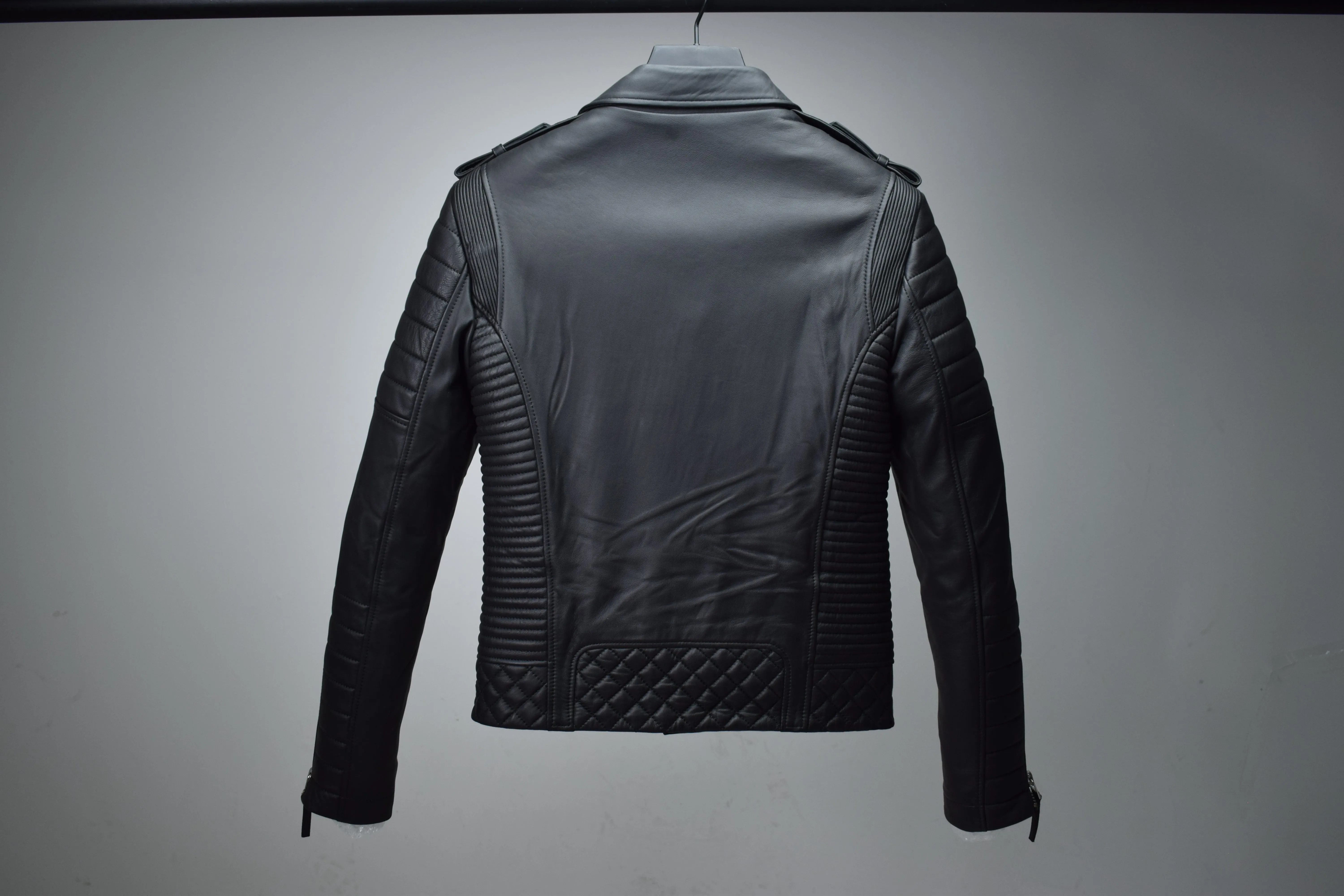 Kay Michaels 2.0: Silver Hardware / Mens / XS / Excellent sold by Boda Skins product image thumbnail 3