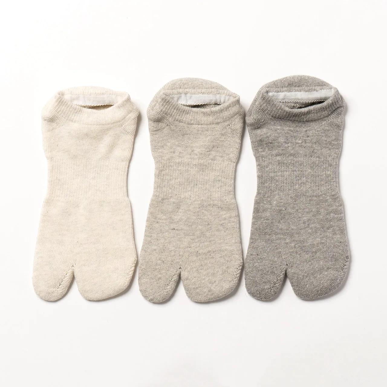 NODAL Raffy Cotton Tabi Ankle Sock 3-Pack - Oatmeal & Grey | Japan-Made sold by Arvin Goods product image thumbnail 4