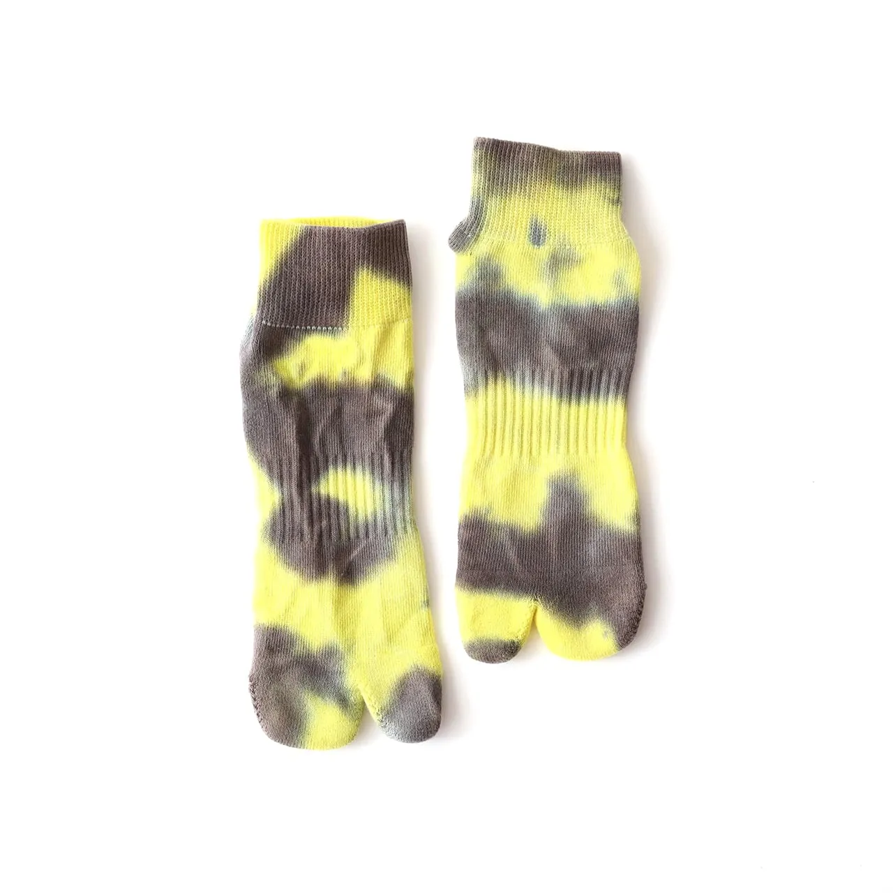 NODAL Tabi Sock – Tie Dye Yellow/Charcoal | Made in Japan sold by Arvin Goods