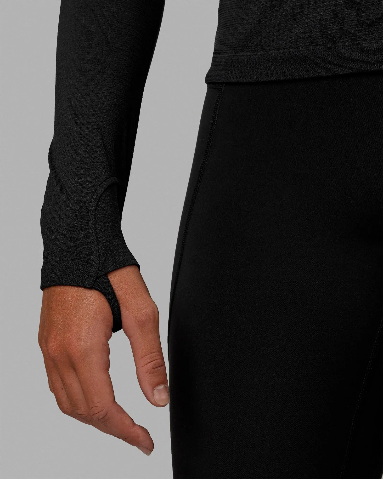 AeroFLX+ Seamless Long Sleeve Tee - Black Marl sold by LSKD product image thumbnail 5