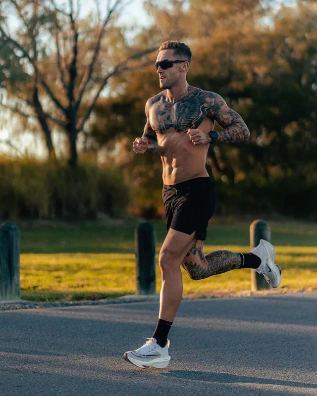 UltraAir 6" Lined Performance Shorts - Black sold by LSKD