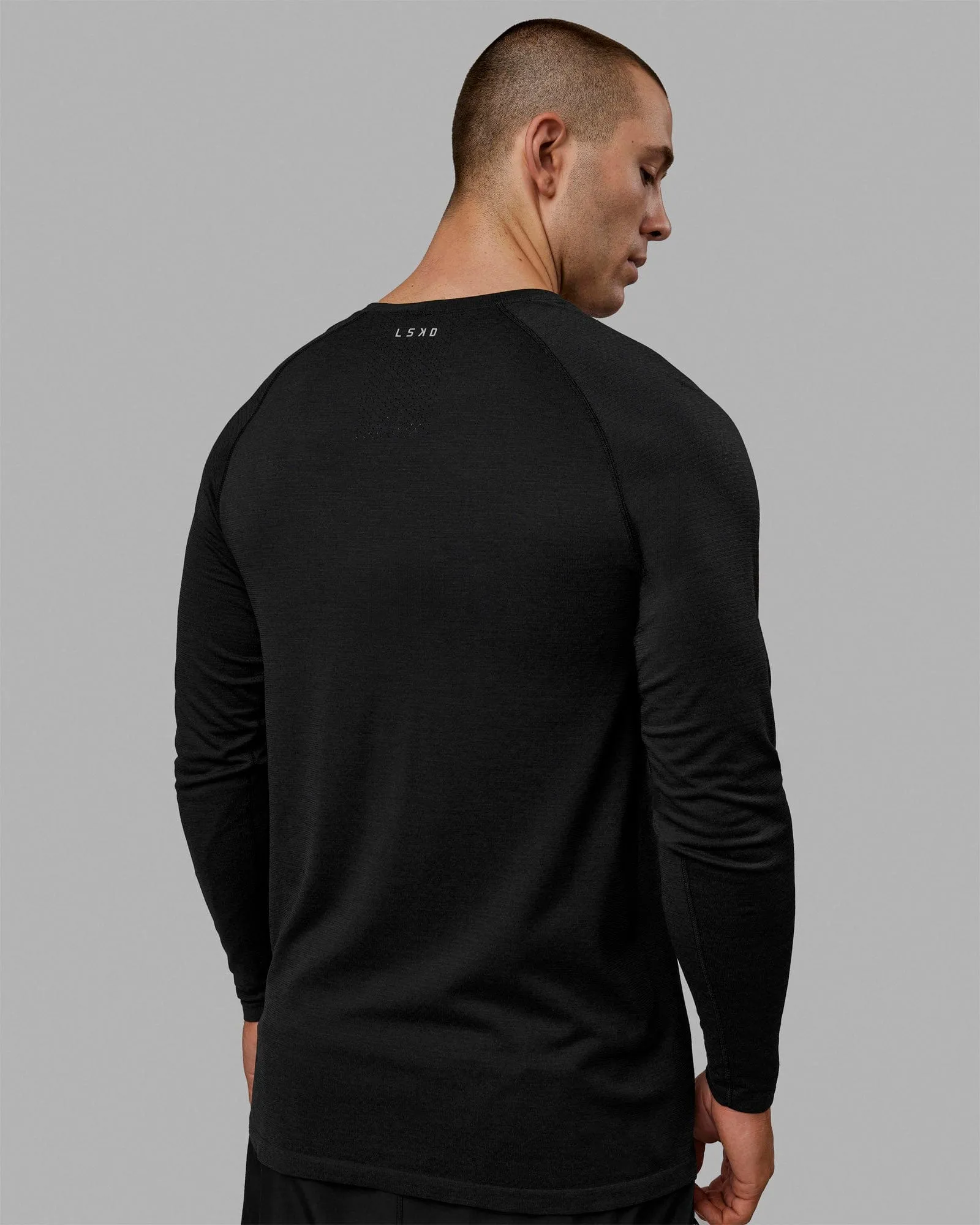 AeroFLX+ Seamless Long Sleeve Tee - Black Marl sold by LSKD product image thumbnail 4