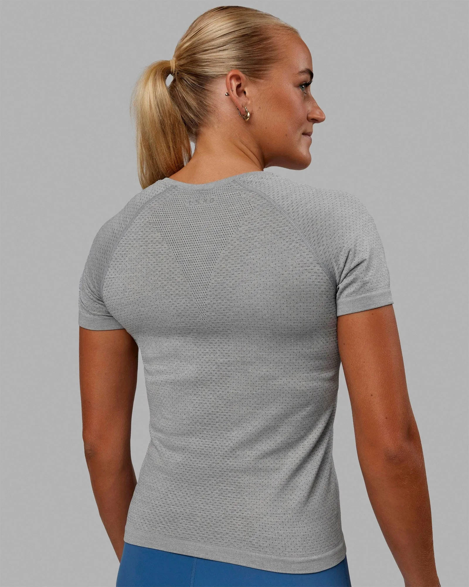 AeroFLX+ Seamless Tee - Light Grey/Light Grey sold by LSKD product image thumbnail 4