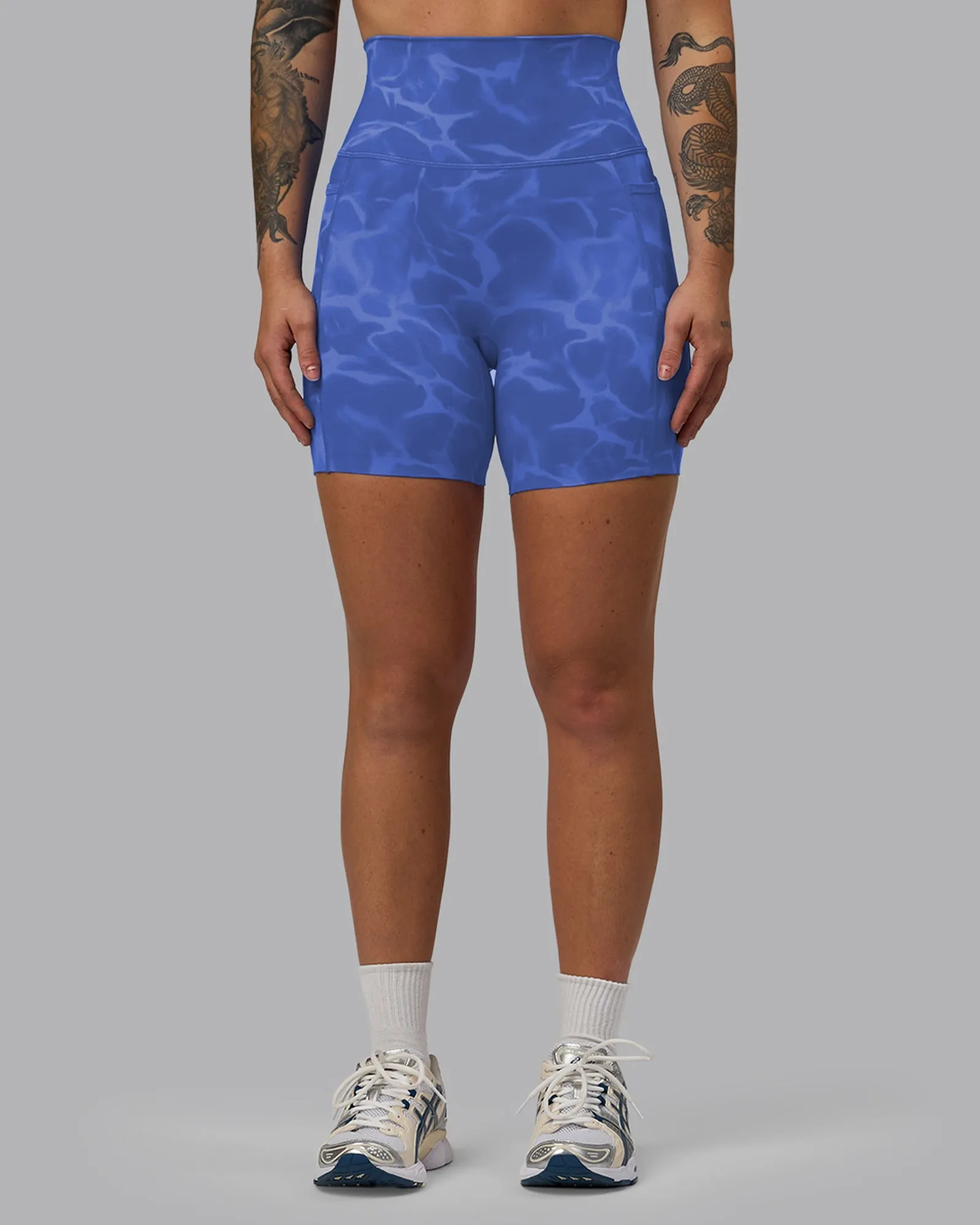 Elixir Mid Short Tight With Pockets - Tranquil-Power Cobalt sold by LSKD product image thumbnail 2