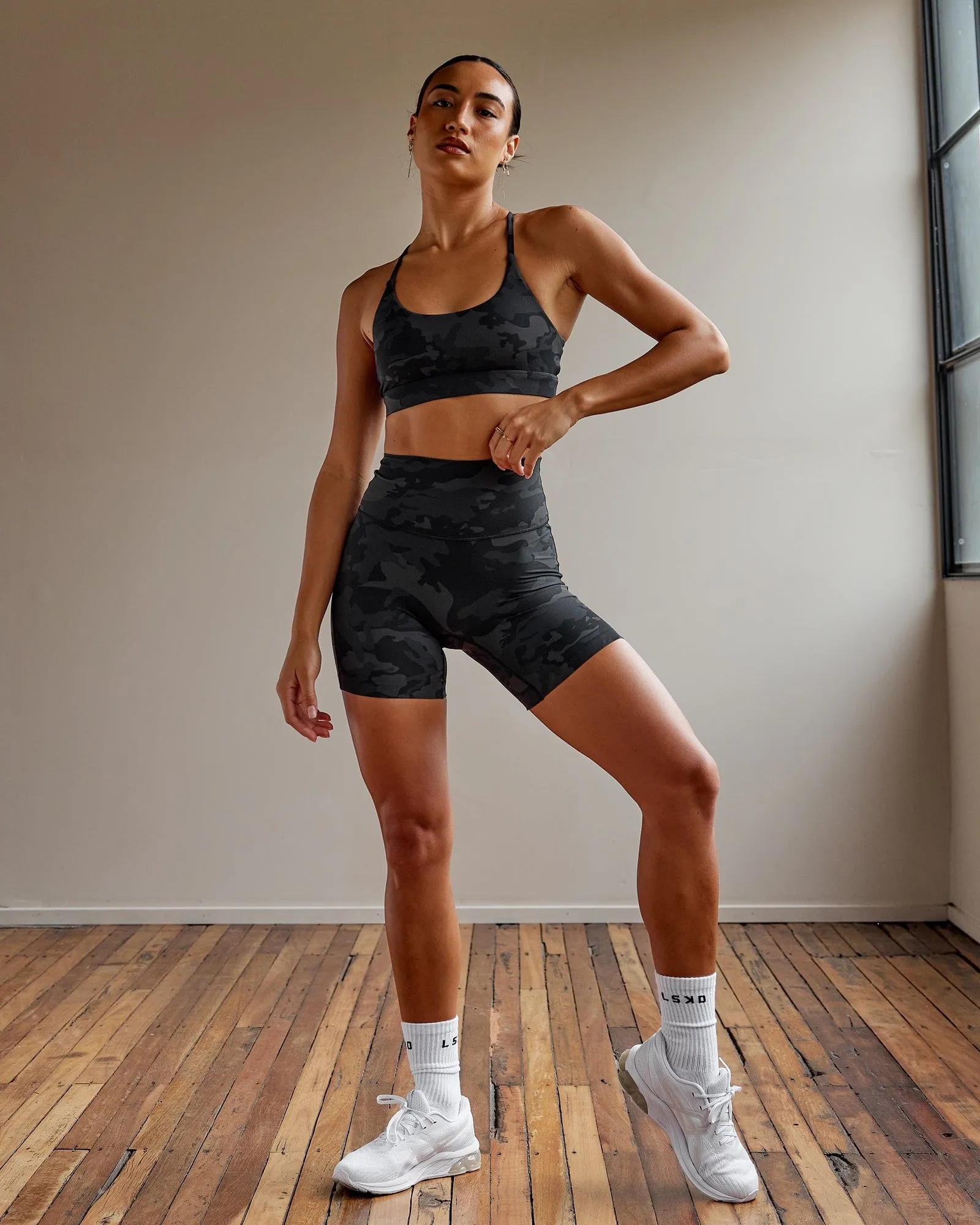 Elixir Mid Short Tight - Black Camo sold by LSKD product image thumbnail 2