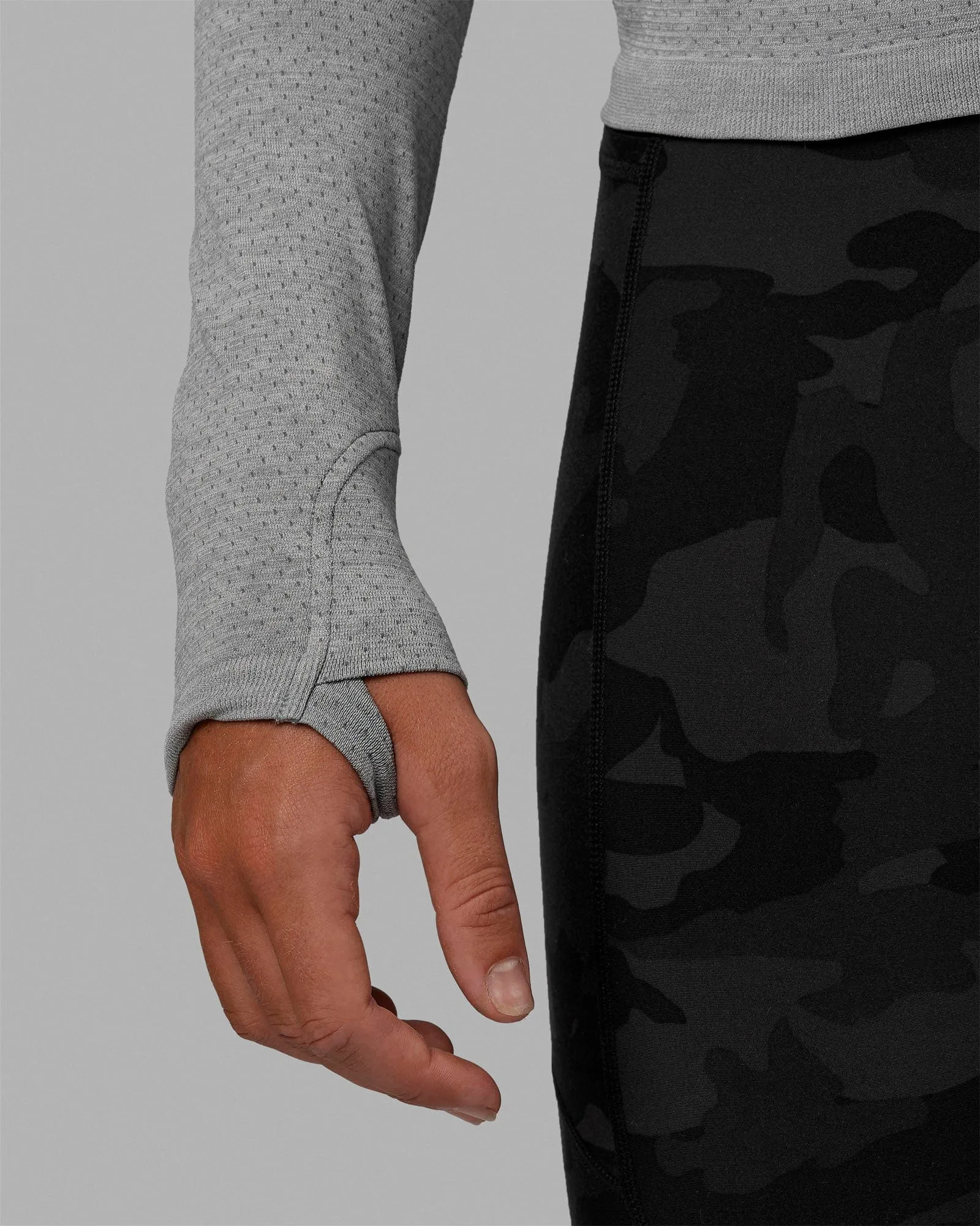 AeroFLX+ Seamless Long Sleeve Tee - Light Grey Marl sold by LSKD product image thumbnail 5