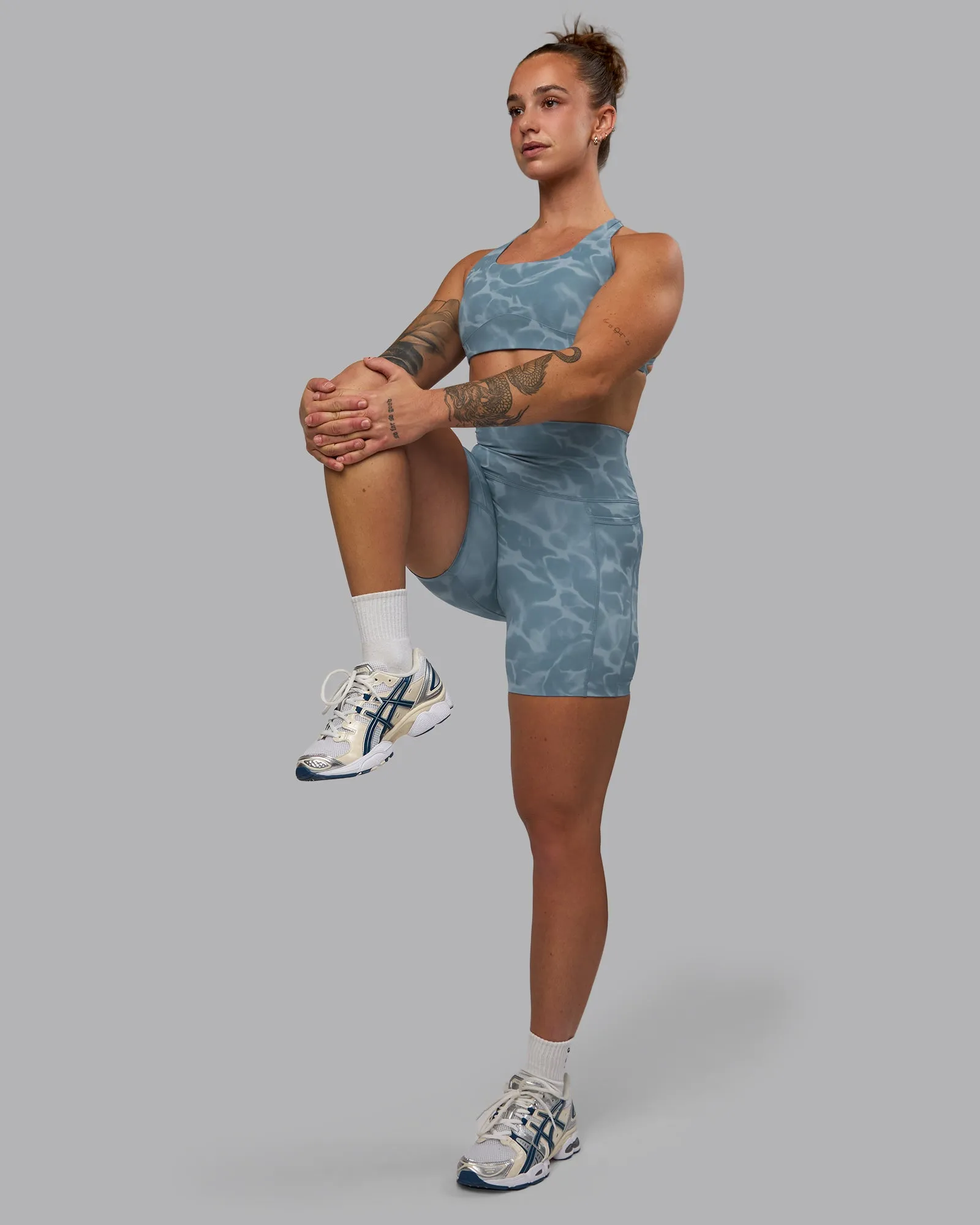 Elixir Mid Short Tight With Pockets - Tranquil-Elemental Blue sold by LSKD product image thumbnail 2