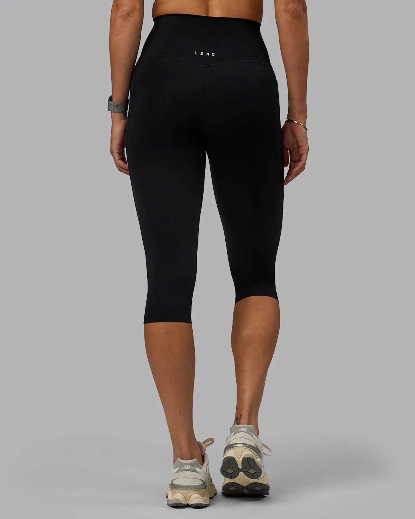 Elixir 3/4 Length Tight With Pockets - Black sold by LSKD product image thumbnail 4