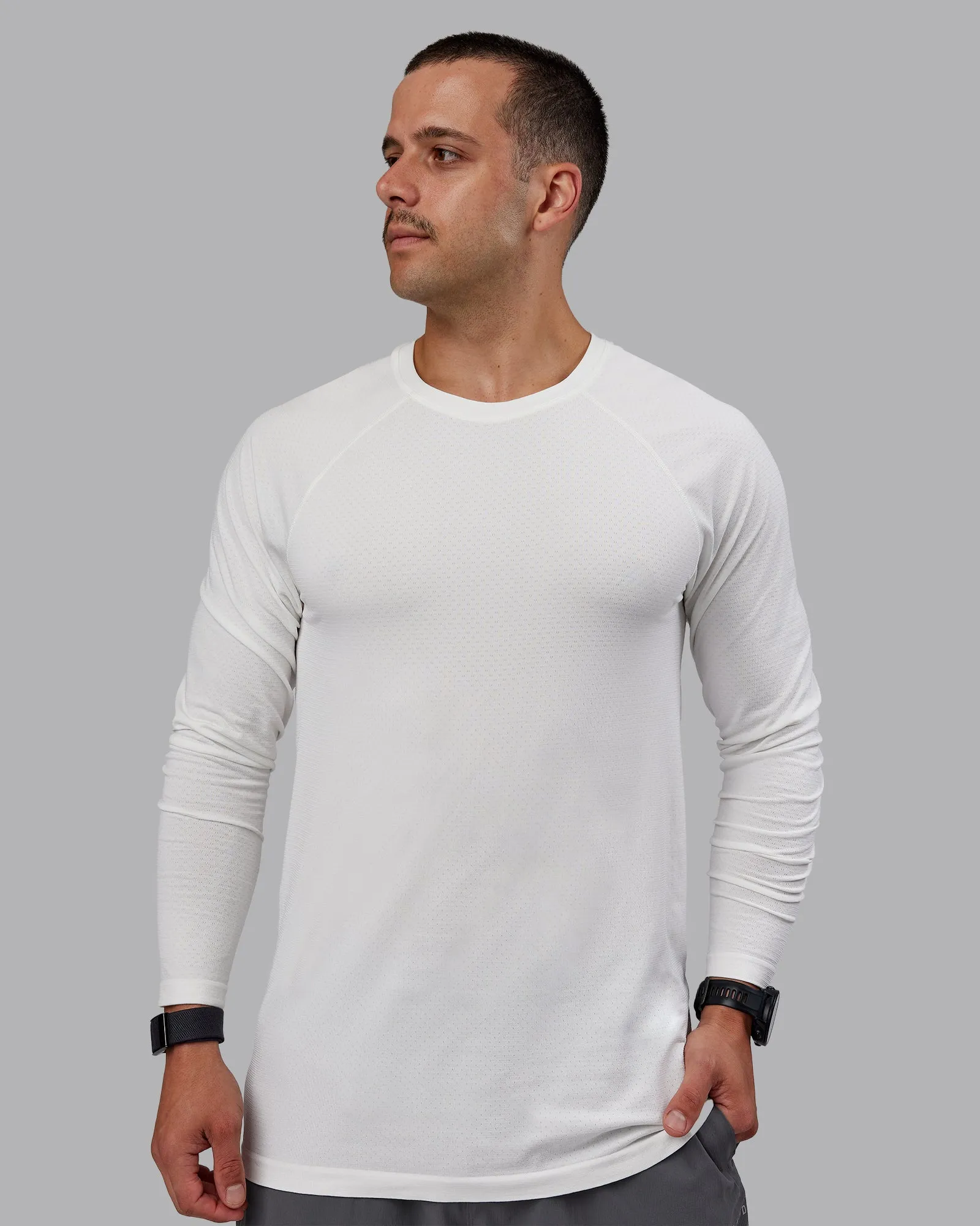 AeroFLX+ Seamless Long Sleeve Tee - Off White/Off White Marl sold by LSKD