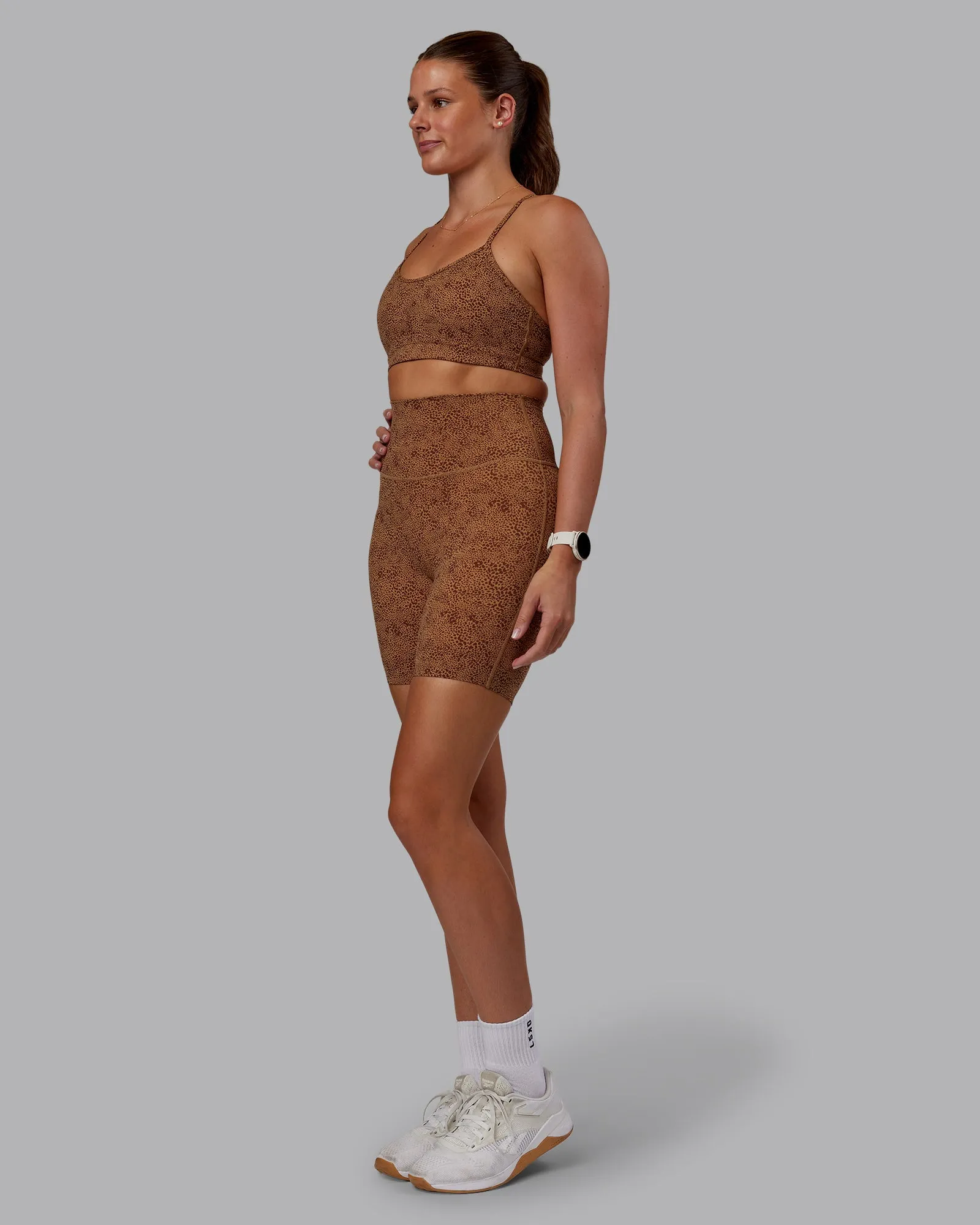 Elixir Mid Short Tight - Caramel Agile Print sold by LSKD product image thumbnail 4