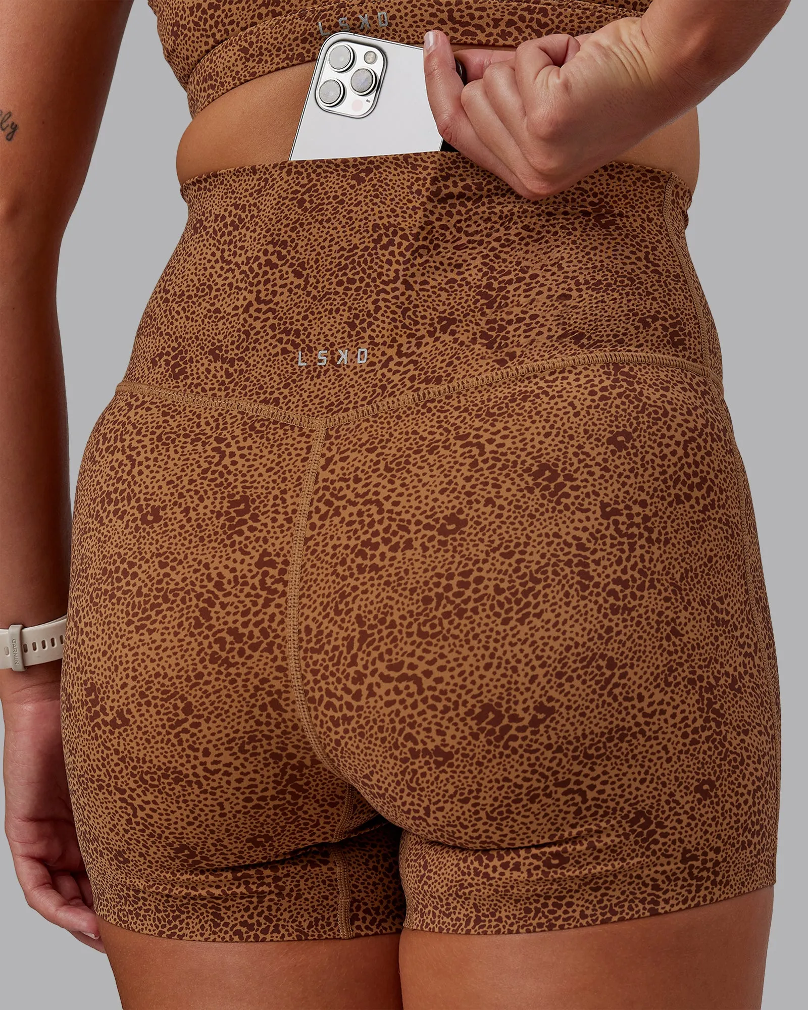 Elixir Ultra High-Rise 4" Short - Caramel Agile Print sold by LSKD product image thumbnail 5