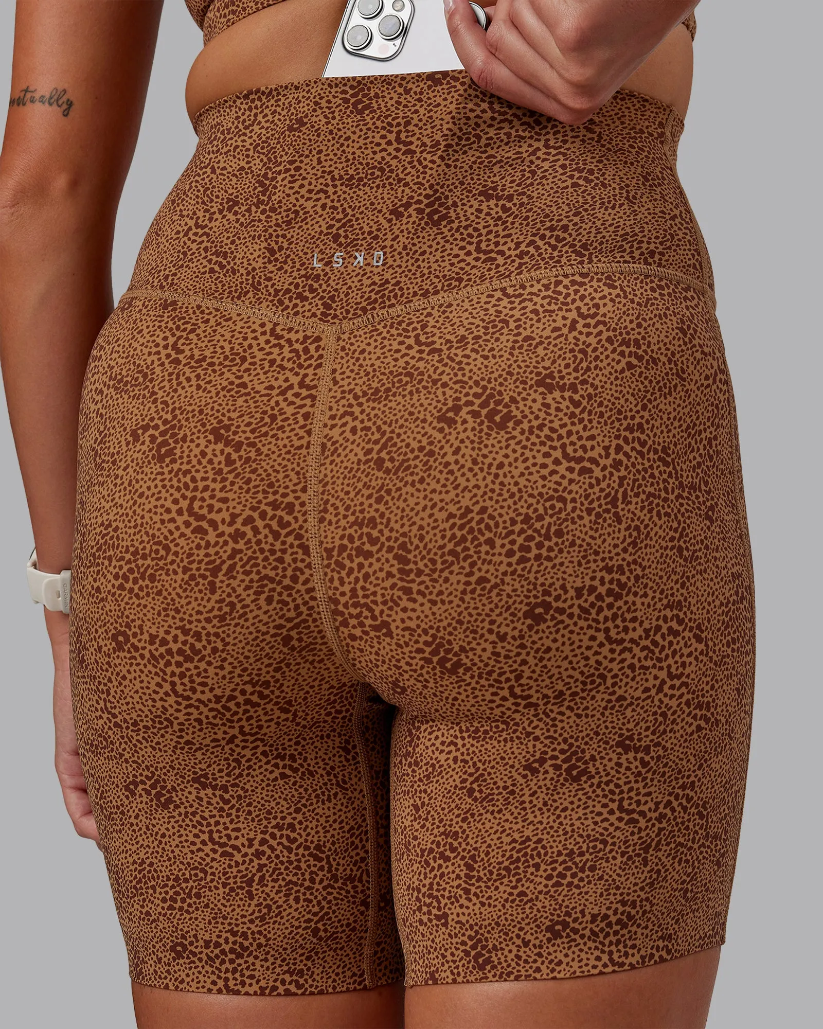 Elixir Ultra High-Rise 6" Short - Caramel Agile Print sold by LSKD product image thumbnail 3