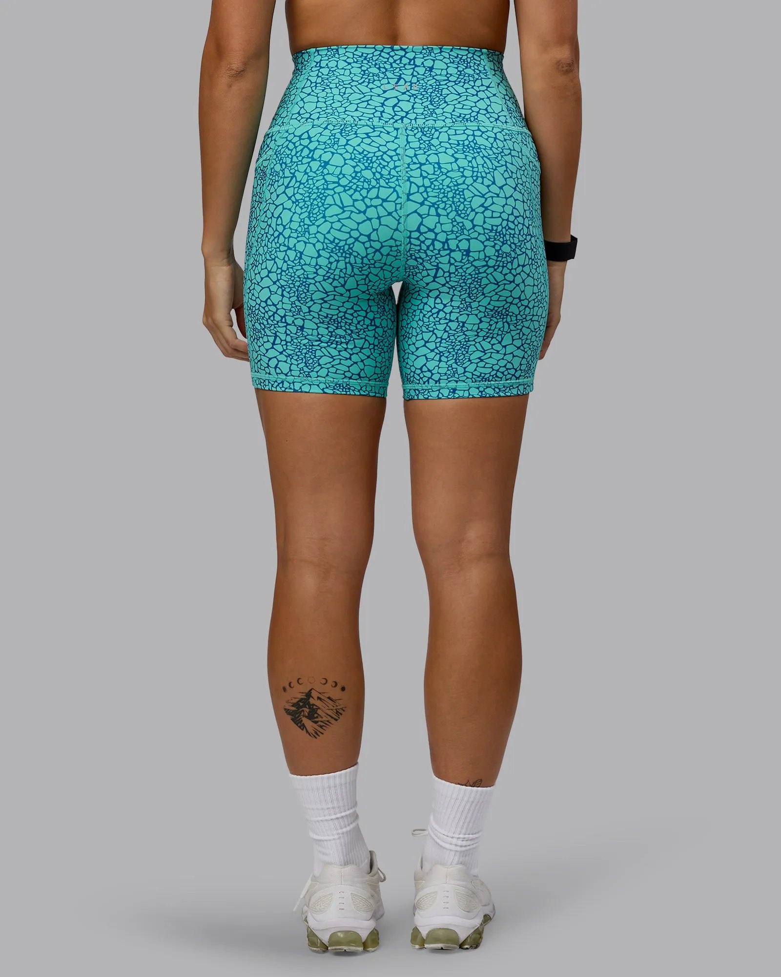 Fusion Ultra High-Rise 6" Short Pockets - Aquatic Awe Vitality Print sold by LSKD product image thumbnail 3
