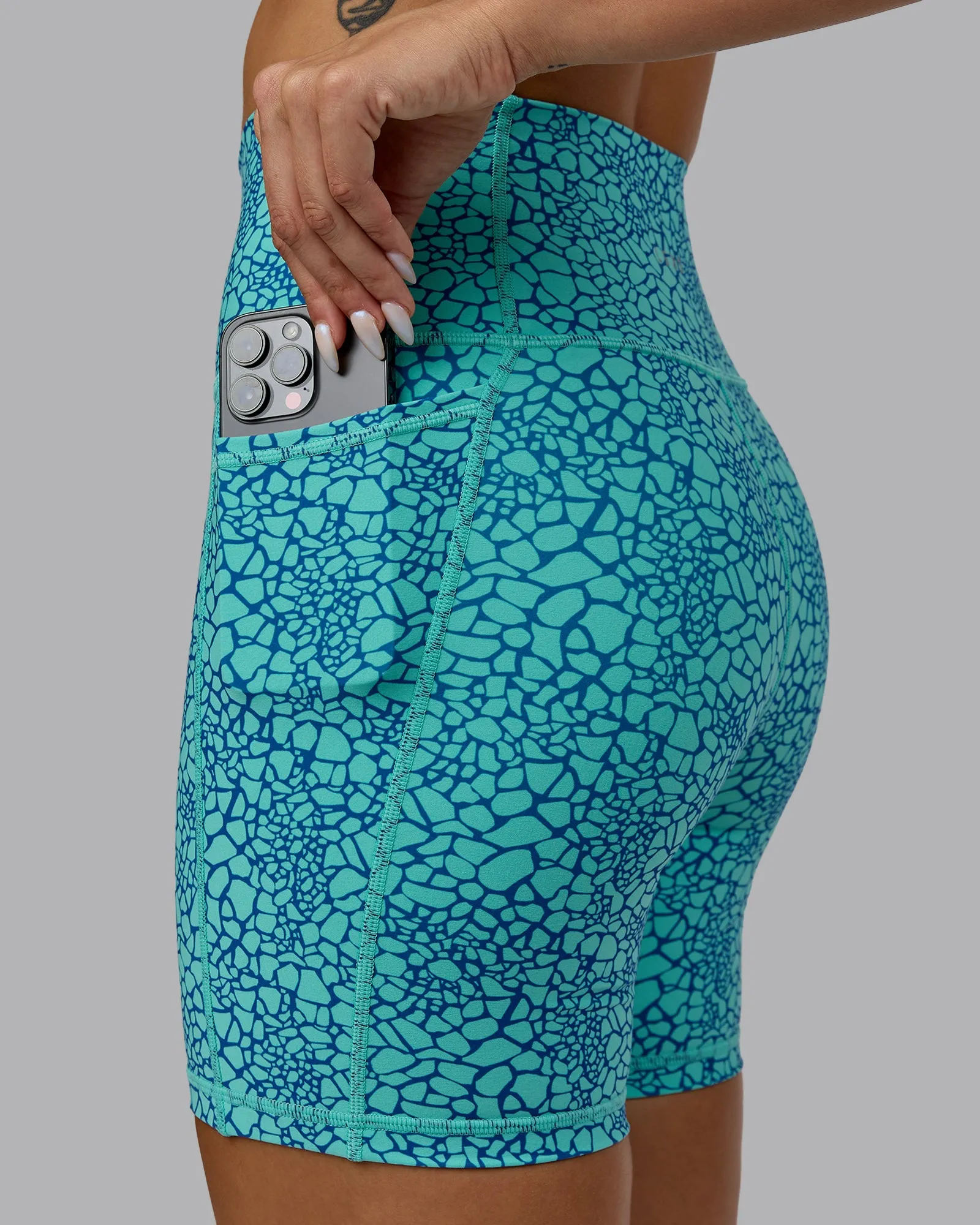 Fusion Ultra High-Rise 6" Short Pockets - Aquatic Awe Vitality Print sold by LSKD product image thumbnail 2