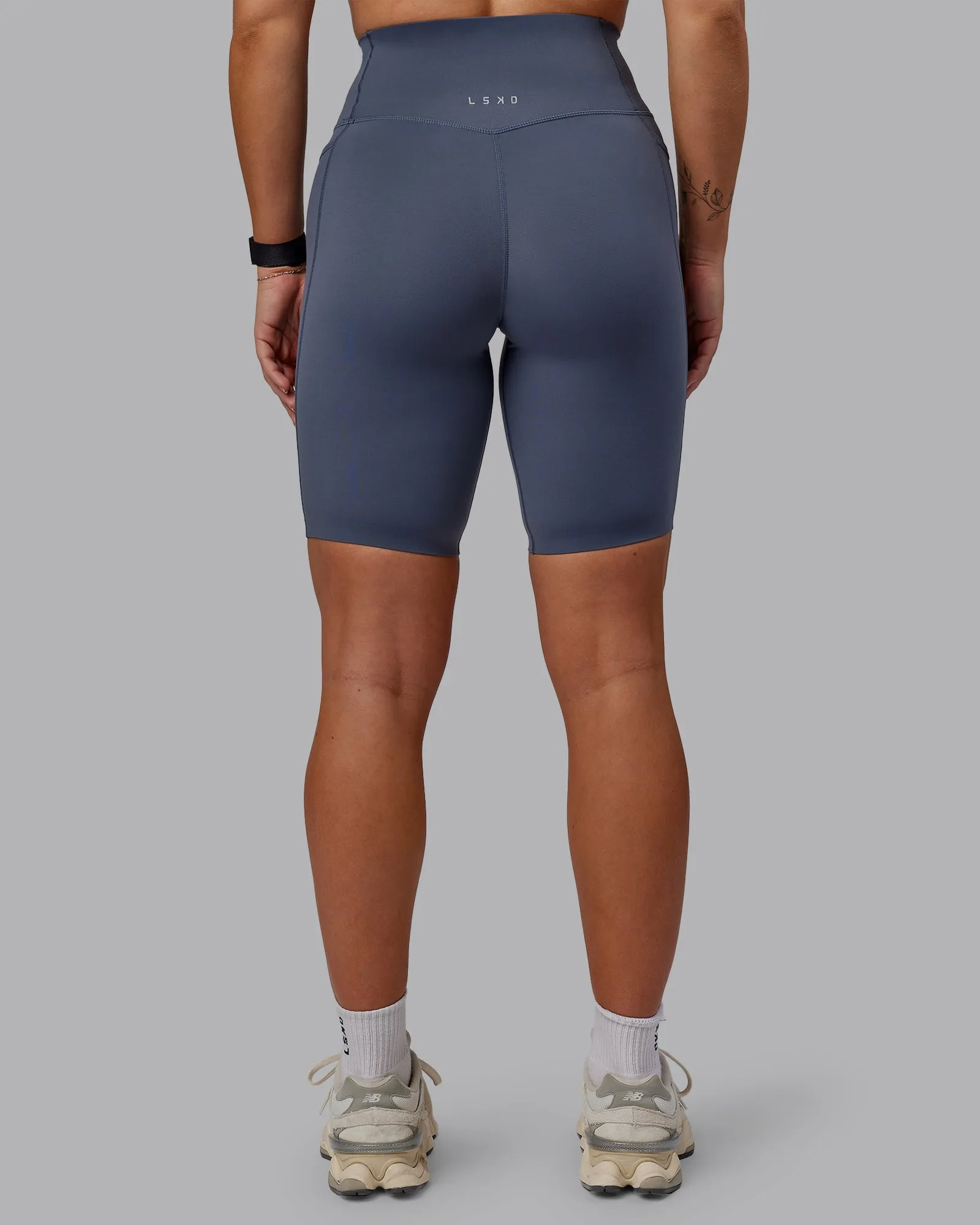 Elixir Ultra High-Rise 9" Short Pockets - Turbulence sold by LSKD product image thumbnail 4