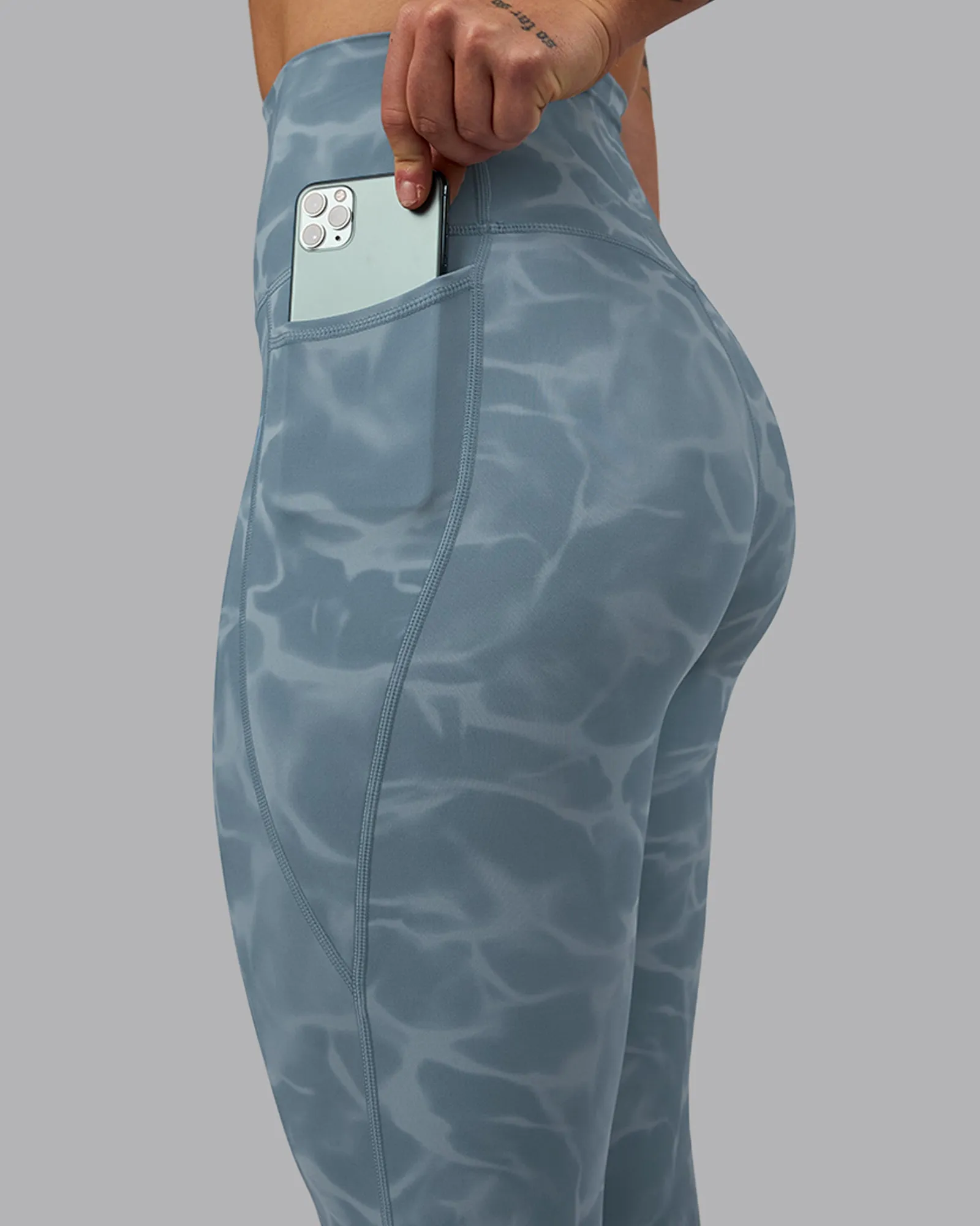 Elixir Ultra High-Rise 7/8 Legging Pockets - Tranquil-Elemental Blue sold by LSKD product image thumbnail 3