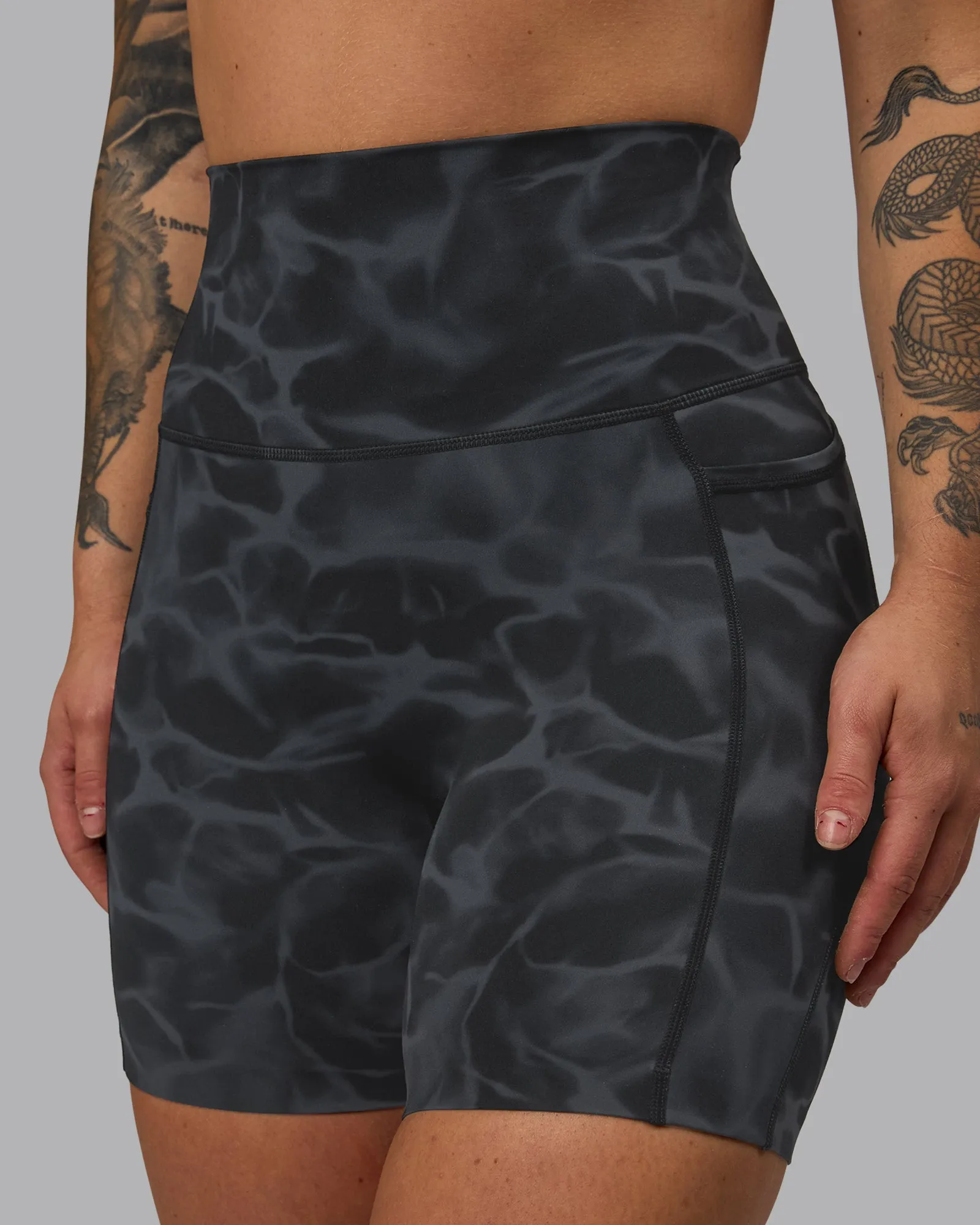 Elixir Ultra High-Rise 6" Short Pockets - Tranquil-Black sold by LSKD