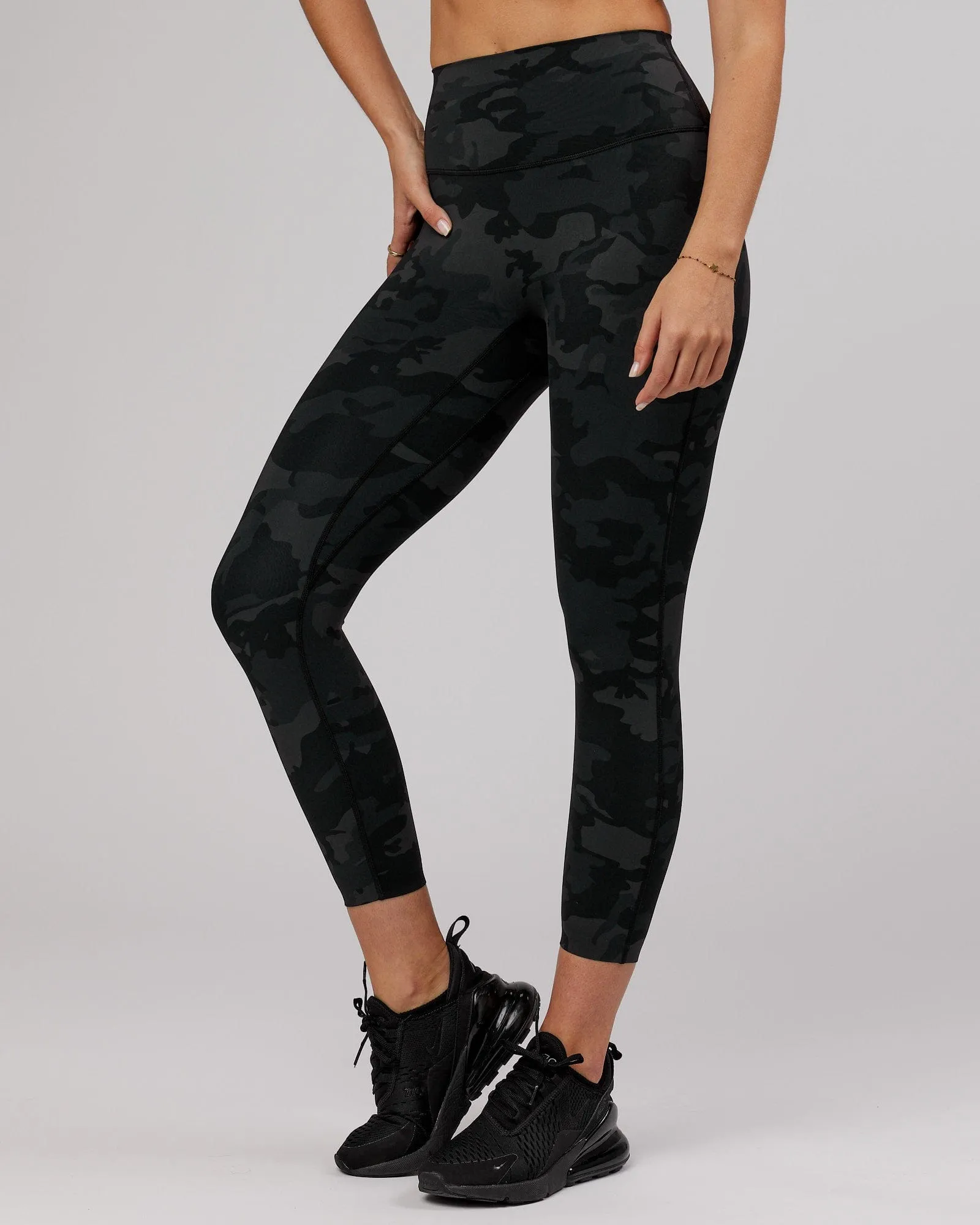 Elixir Ultra High-Rise 7/8 Legging - Black Camo sold by LSKD product image thumbnail 5