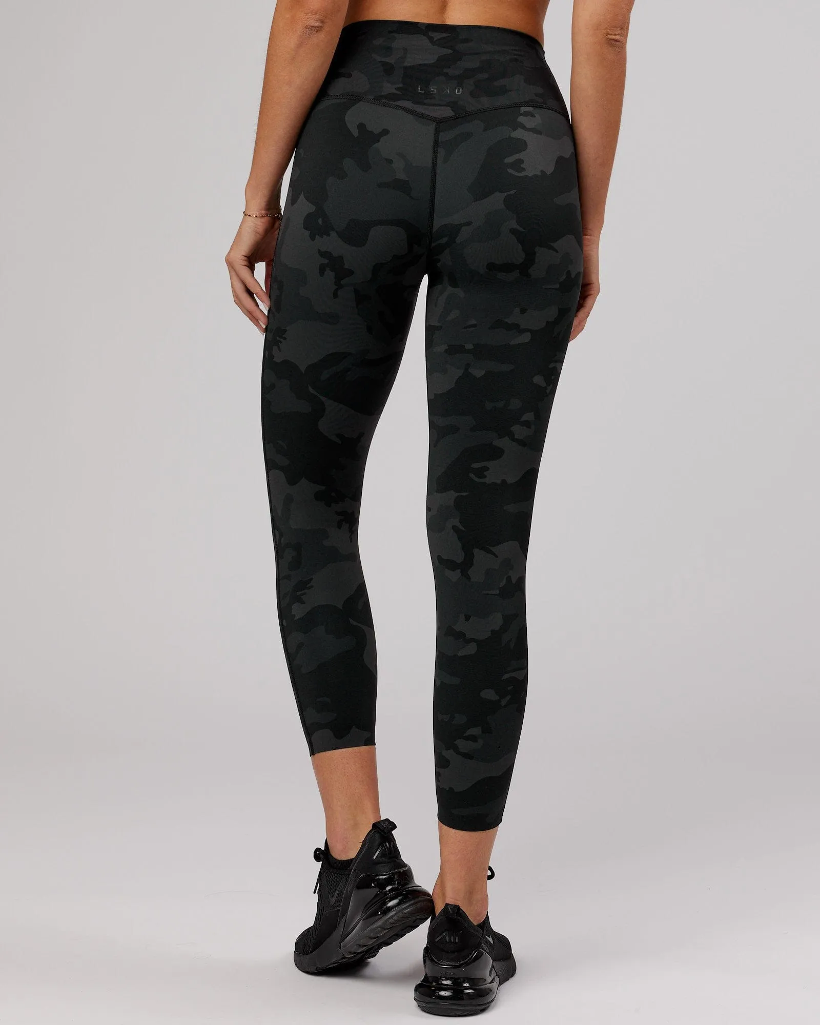 Elixir Ultra High-Rise 7/8 Legging - Black Camo sold by LSKD product image thumbnail 4