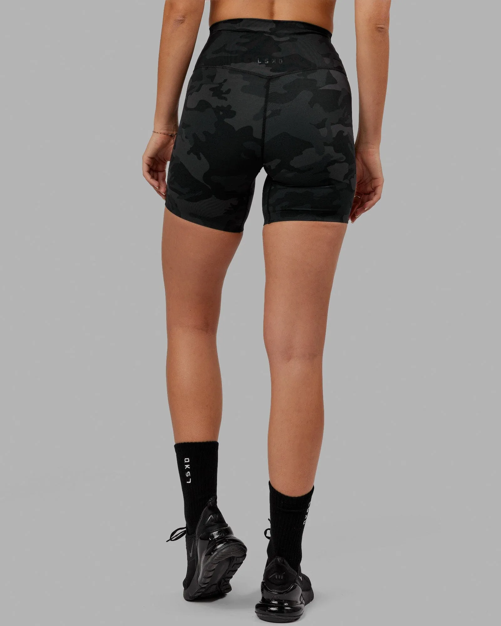 Elixir Ultra High-Rise 6" Short - Black Camo sold by LSKD product image thumbnail 5