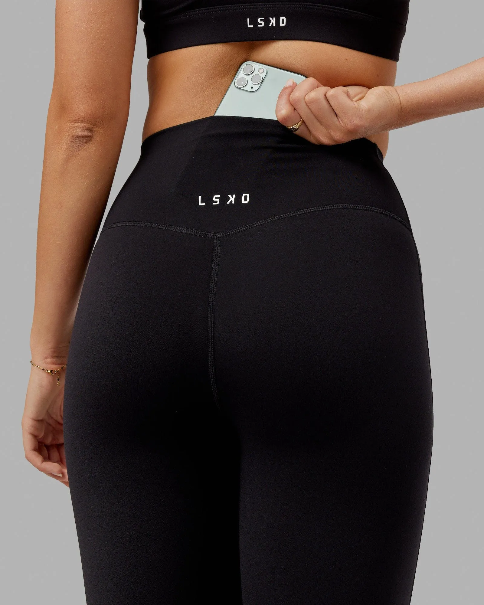 Elixir Ultra High-Rise 3/4 Legging - Black sold by LSKD product image thumbnail 3