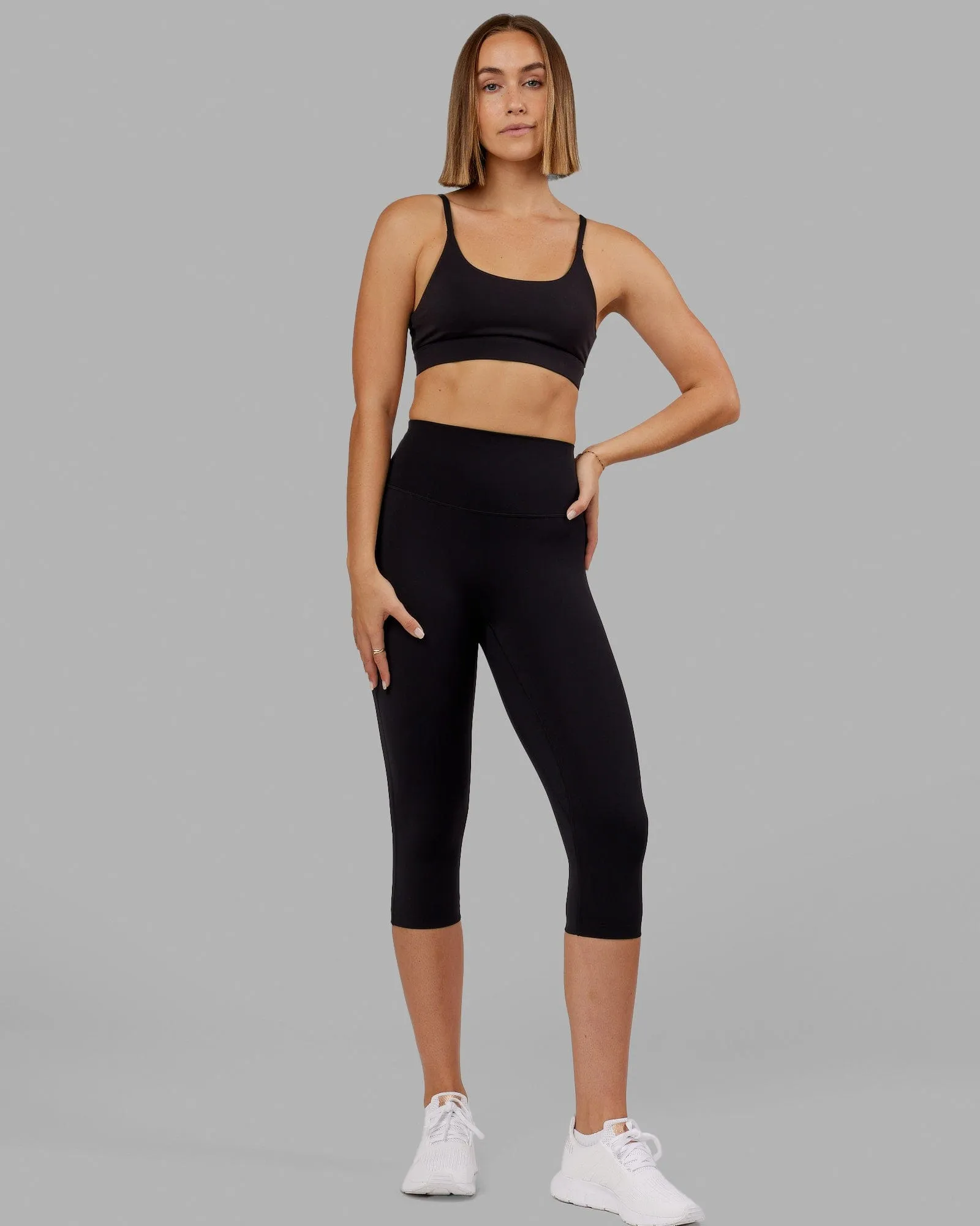 Elixir Ultra High-Rise 3/4 Legging - Black sold by LSKD product image thumbnail 5