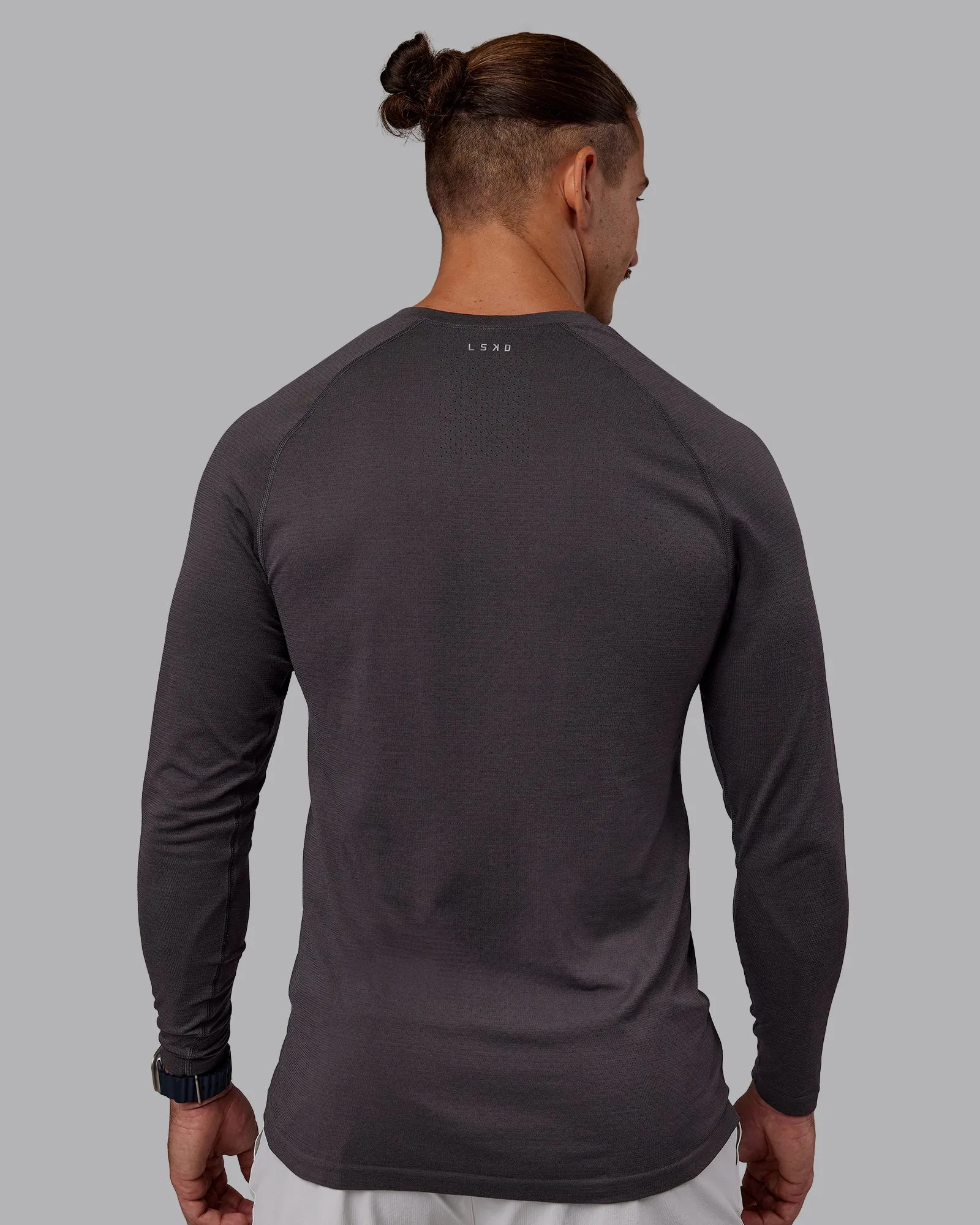 AeroFLX+ Seamless Long Sleeve Tee - Dark Storm/Dark Storm sold by LSKD product image thumbnail 3