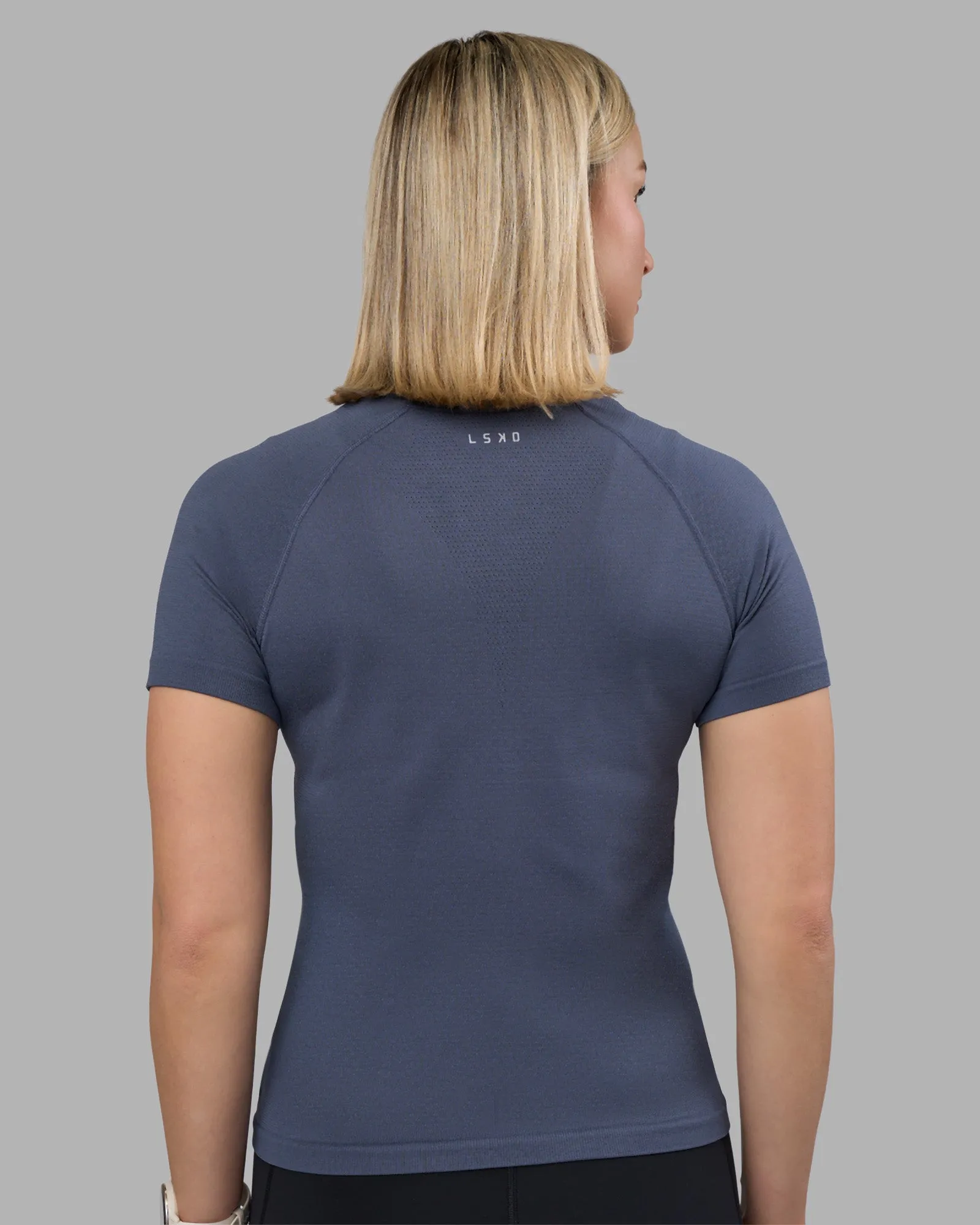 AeroFLX+ Seamless Tee - Night Shadow/Night Shadow sold by LSKD product image thumbnail 3