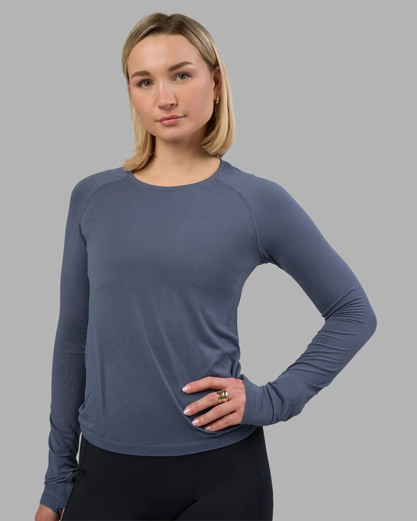 AeroFLX+ Seamless Long Sleeve Tee - Night Shadow/Night Shadow sold by LSKD product image thumbnail 2