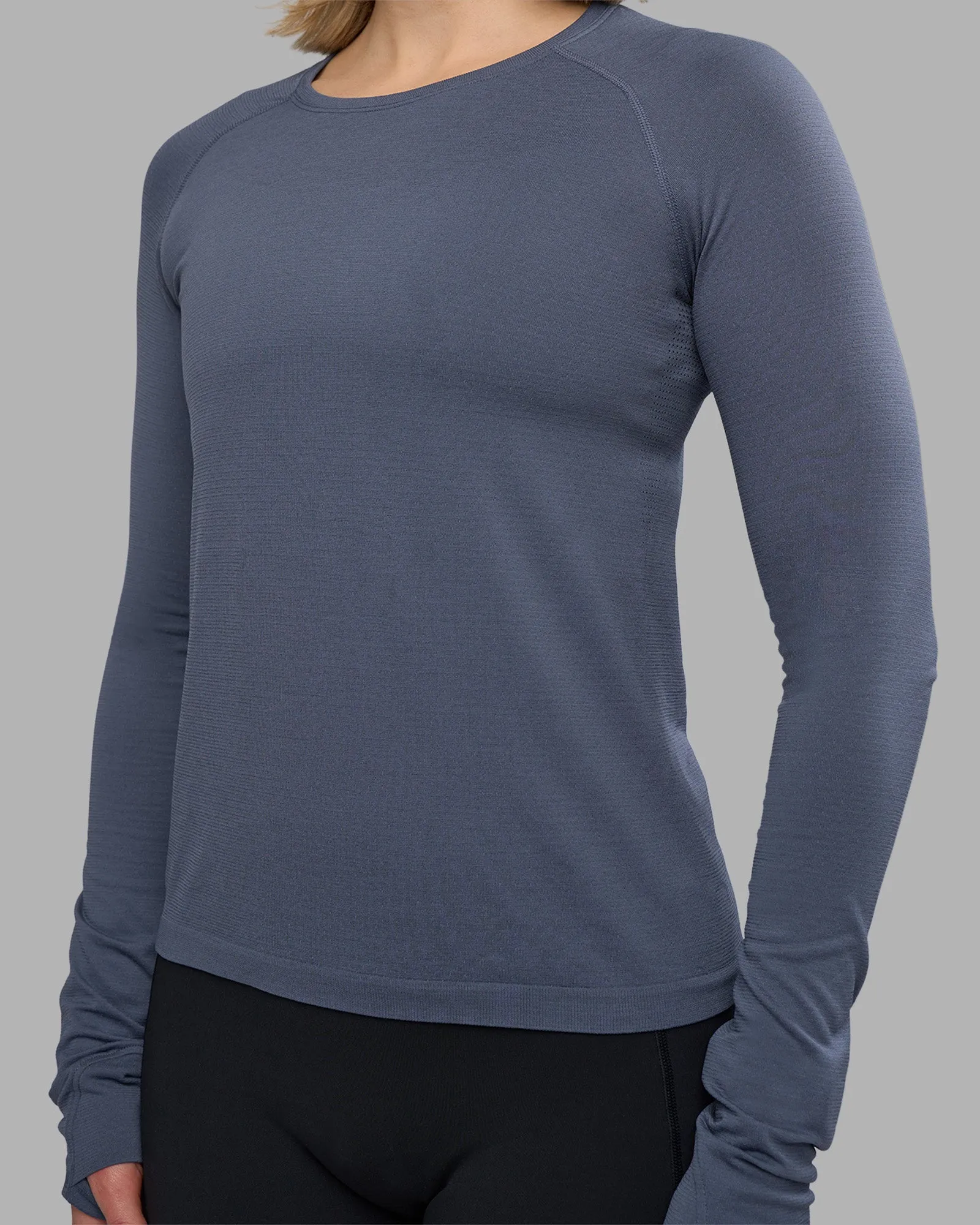 AeroFLX+ Seamless Long Sleeve Tee - Night Shadow/Night Shadow sold by LSKD product image thumbnail 4