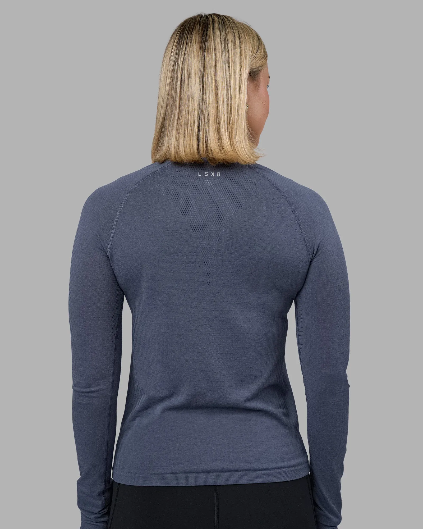 AeroFLX+ Seamless Long Sleeve Tee - Night Shadow/Night Shadow sold by LSKD product image thumbnail 3