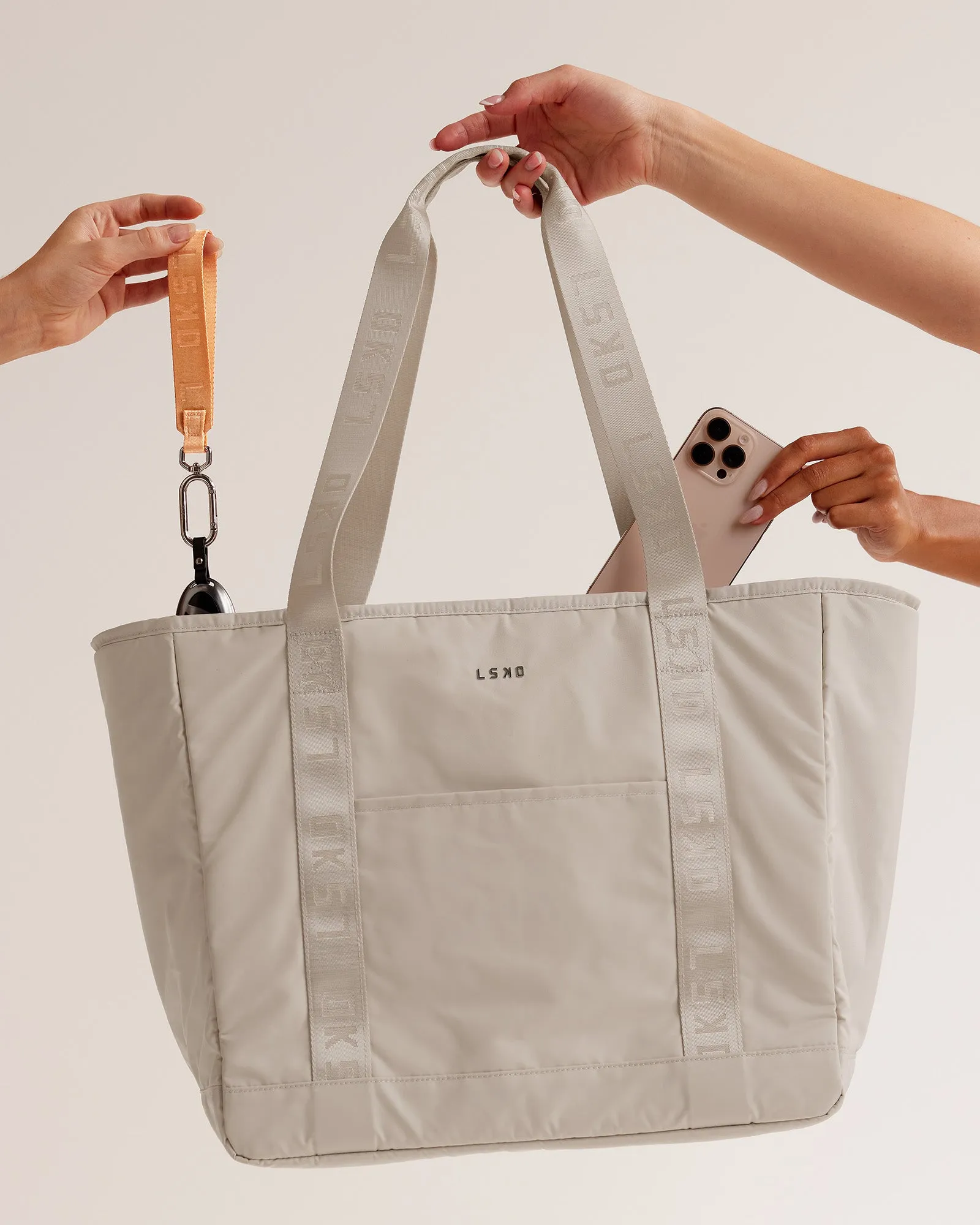 Go-To Tote - Shale Beige sold by LSKD product image thumbnail 3