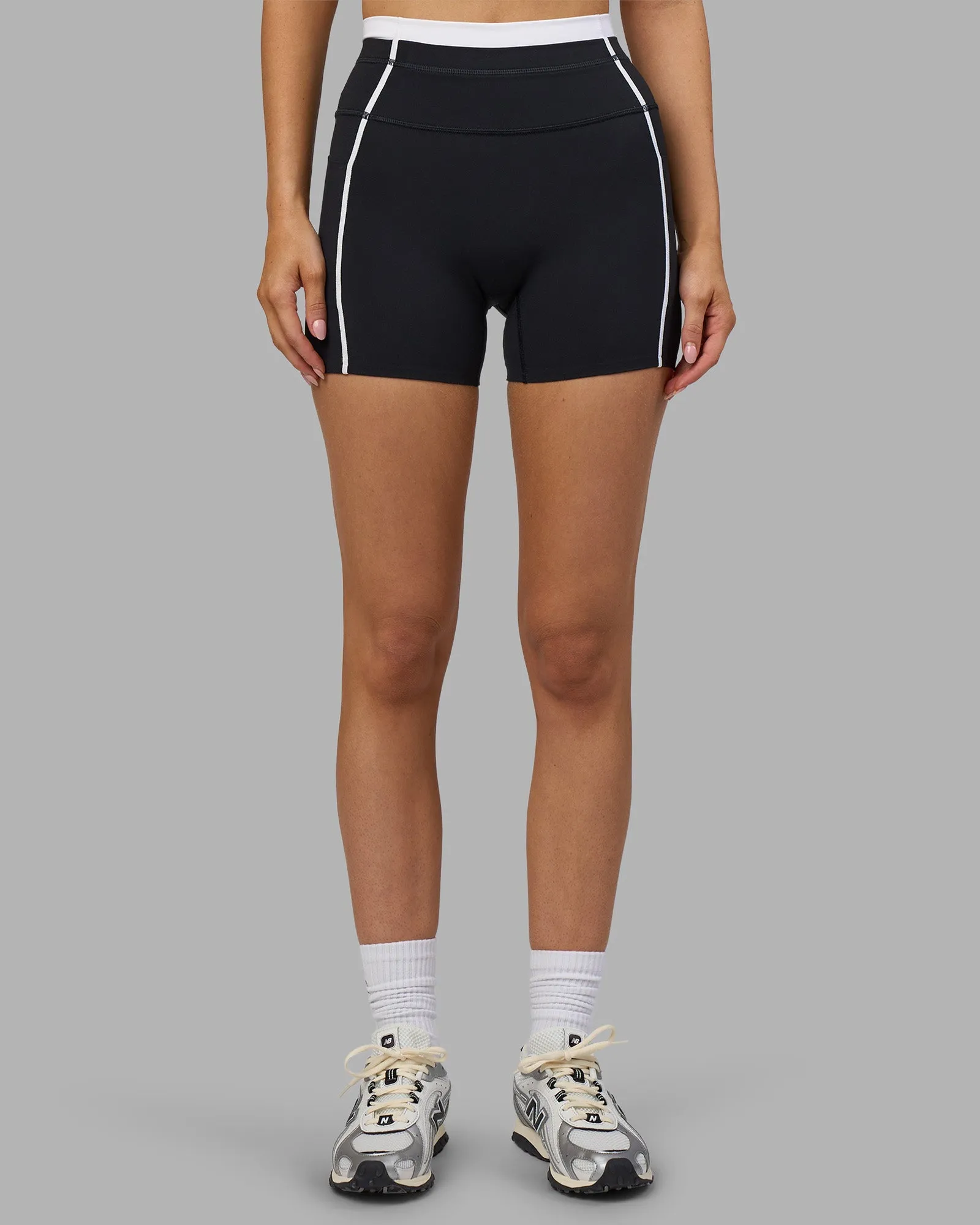 Liberate Contrast High-Rise 4" Short Pockets - Black-White sold by LSKD product image thumbnail 2