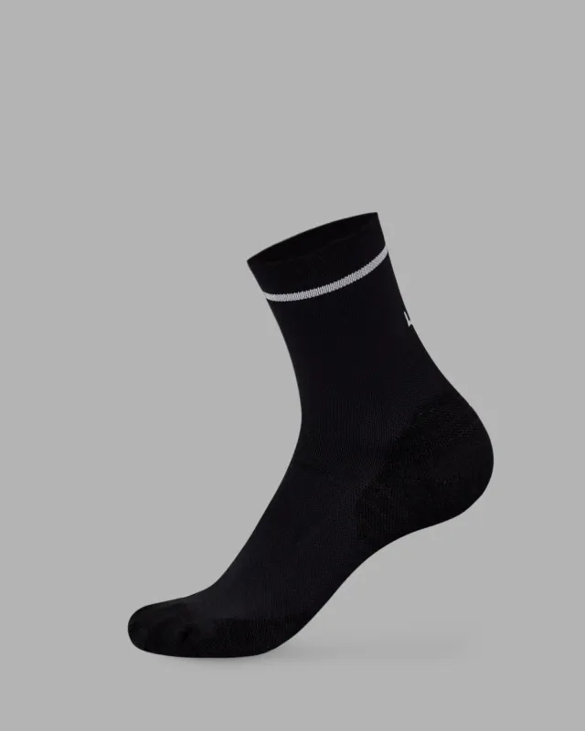Fast Performance Quarter Socks 2.0 - Black-White sold by LSKD