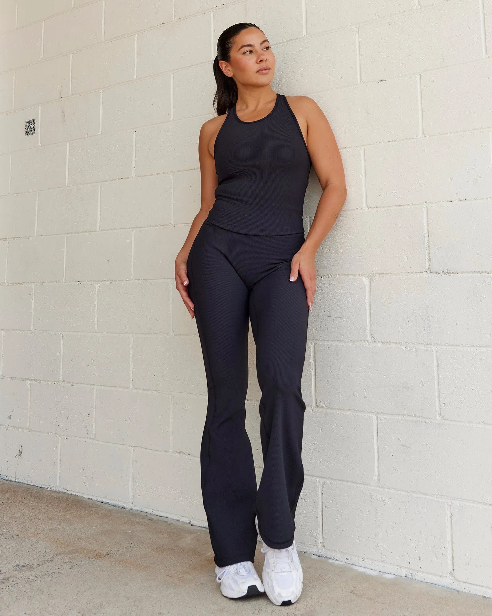 Flow Ribbed Shelf Bra Performance Tank - Black sold by LSKD product image thumbnail 5