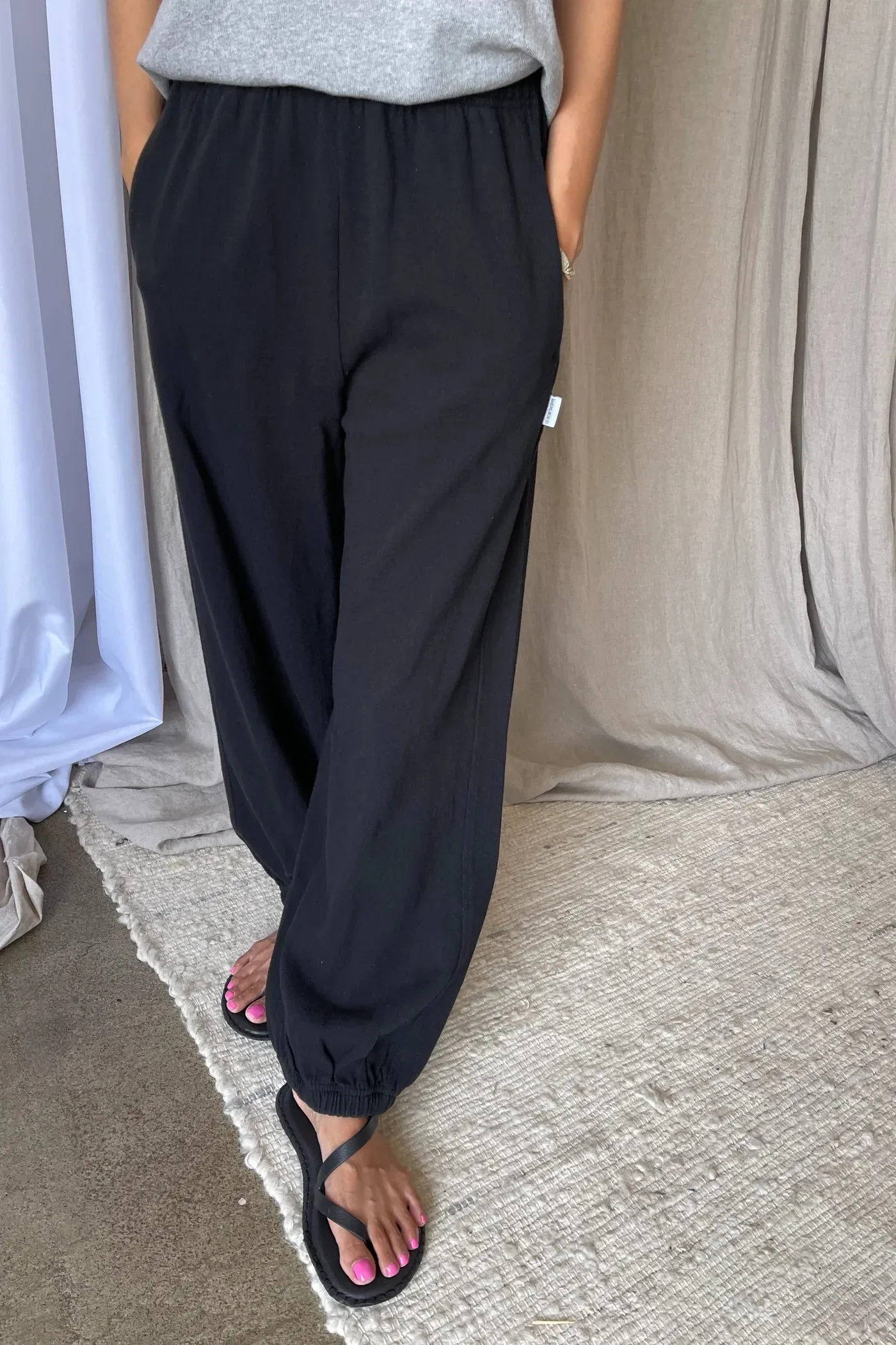 Le Bon Shoppe | Balloon Pant - Black sold by Fort product image thumbnail 4