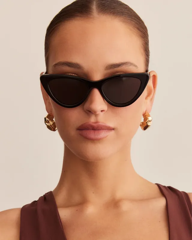 Banbé | Isla Sunglasses - Black sold by Fort