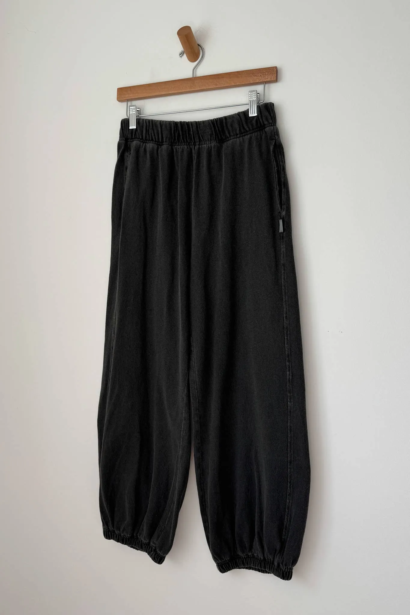 Le Bon Shoppe | Balloon Pants - Black sold by Fort product image thumbnail 4