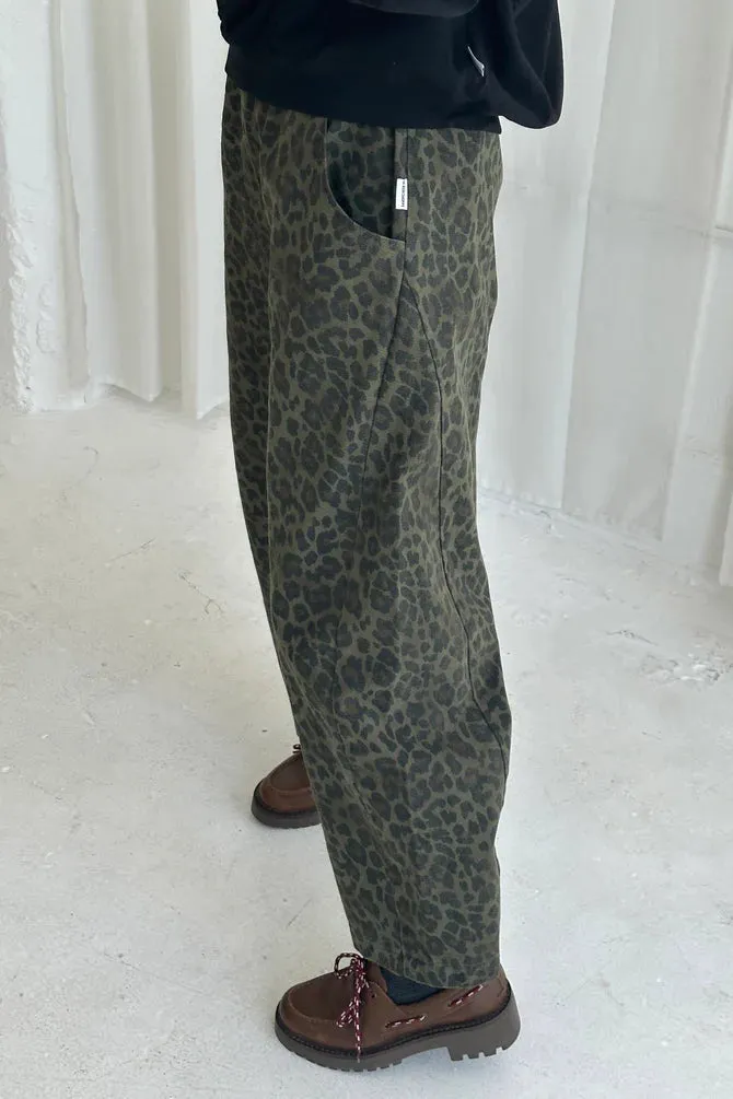 Le Bon Shoppe | Arc Pants - Fern Leopard sold by Fort product image thumbnail 3