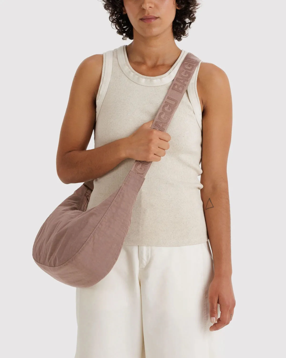Baggu | Medium Nylon Crescent Bag - Toasted Almond sold by Fort product image thumbnail 3