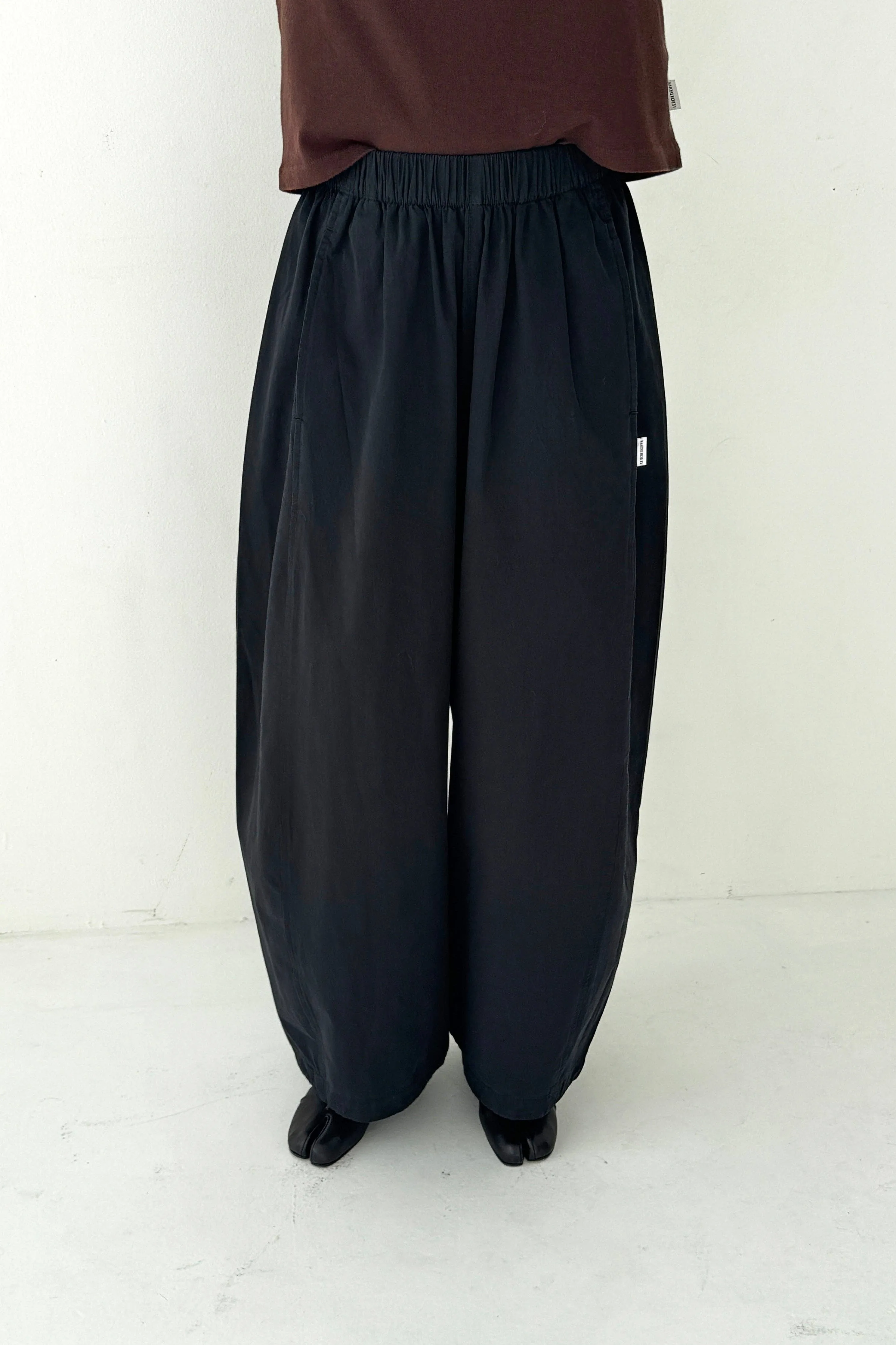 Le Bon Shoppe | Parachute Pants - Black sold by Fort
