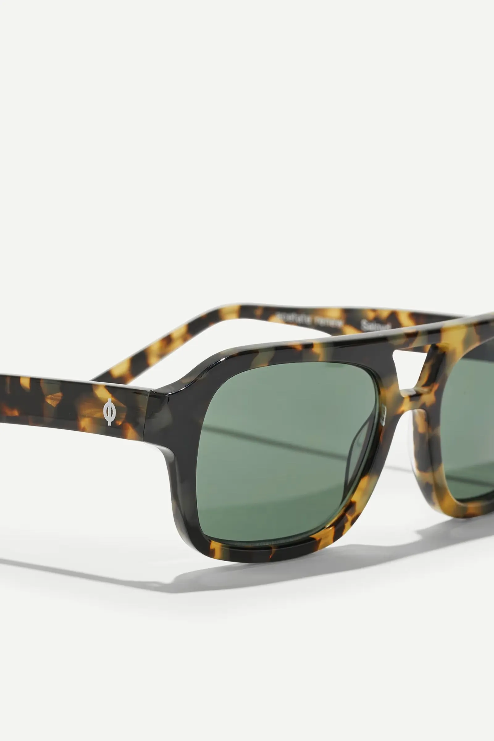 Samsøe Samsøe | Saloyd Sunglasses - Yellow Tortoise - Unisex sold by Fort product image thumbnail 4