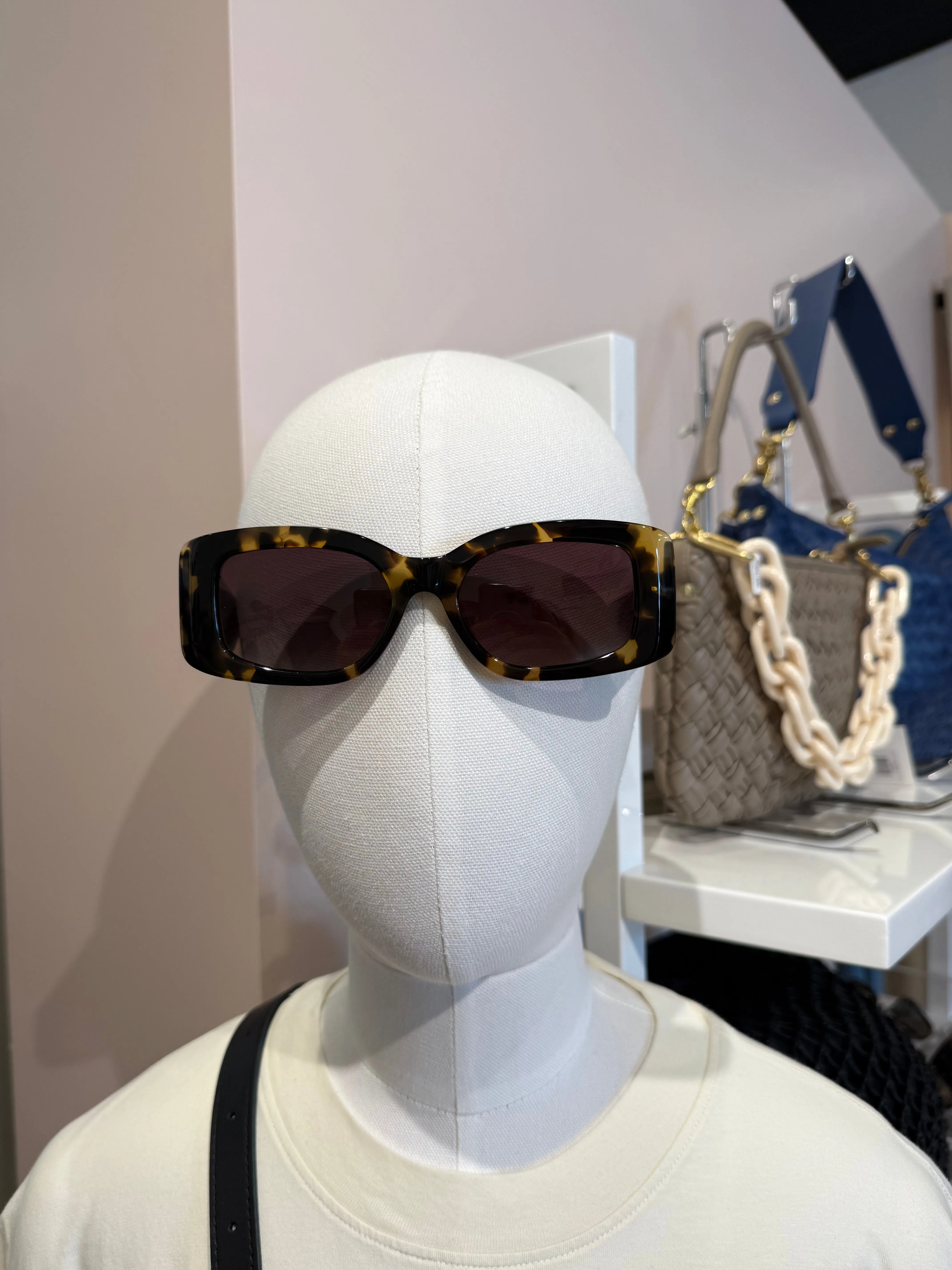 Banbé | The Margot Sunglasses - Toffee Tort/Black/Pecan sold by Fort product image thumbnail 5