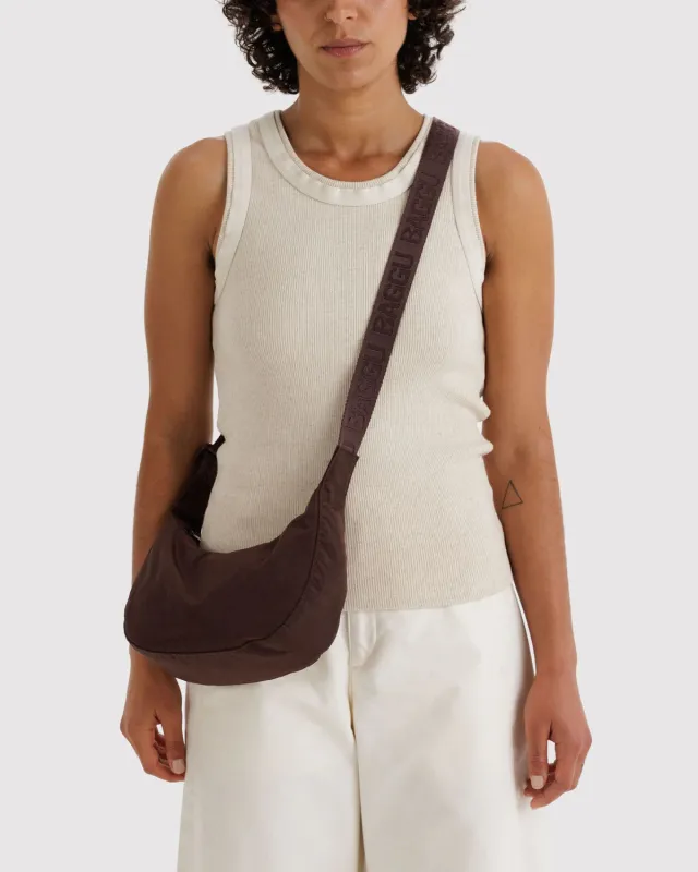 Baggu | Small Nylon Crescent Bag - Coffee made by Fort